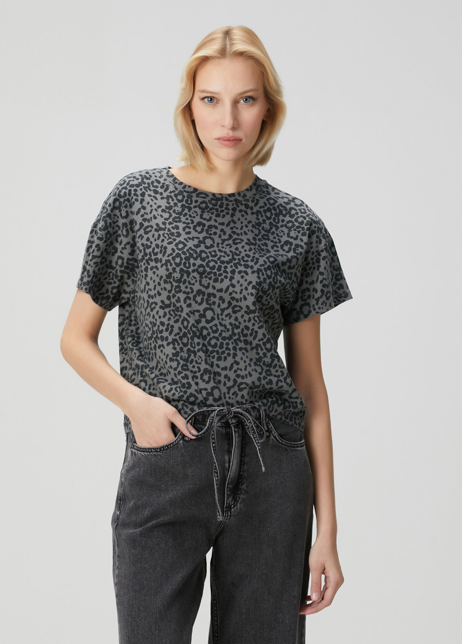 Kelly Boxy Gri Leopar Desenli T-shirt