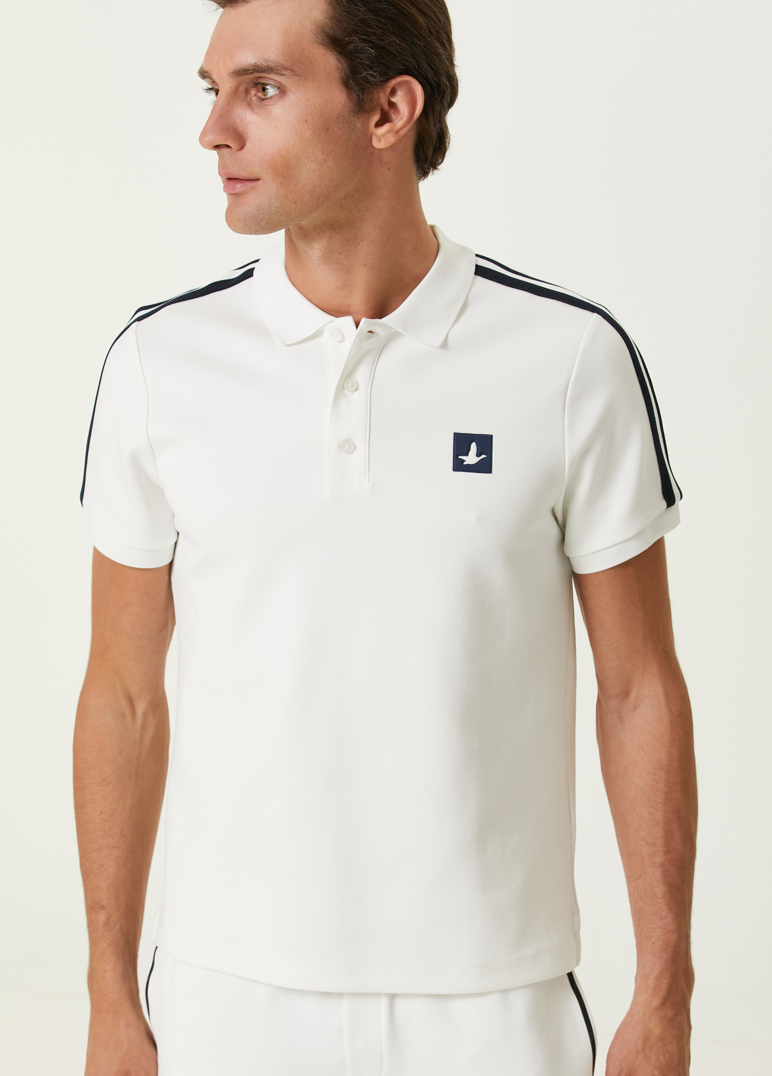 Kırık Beyaz Şerit Detaylı Polo T-shirt_1