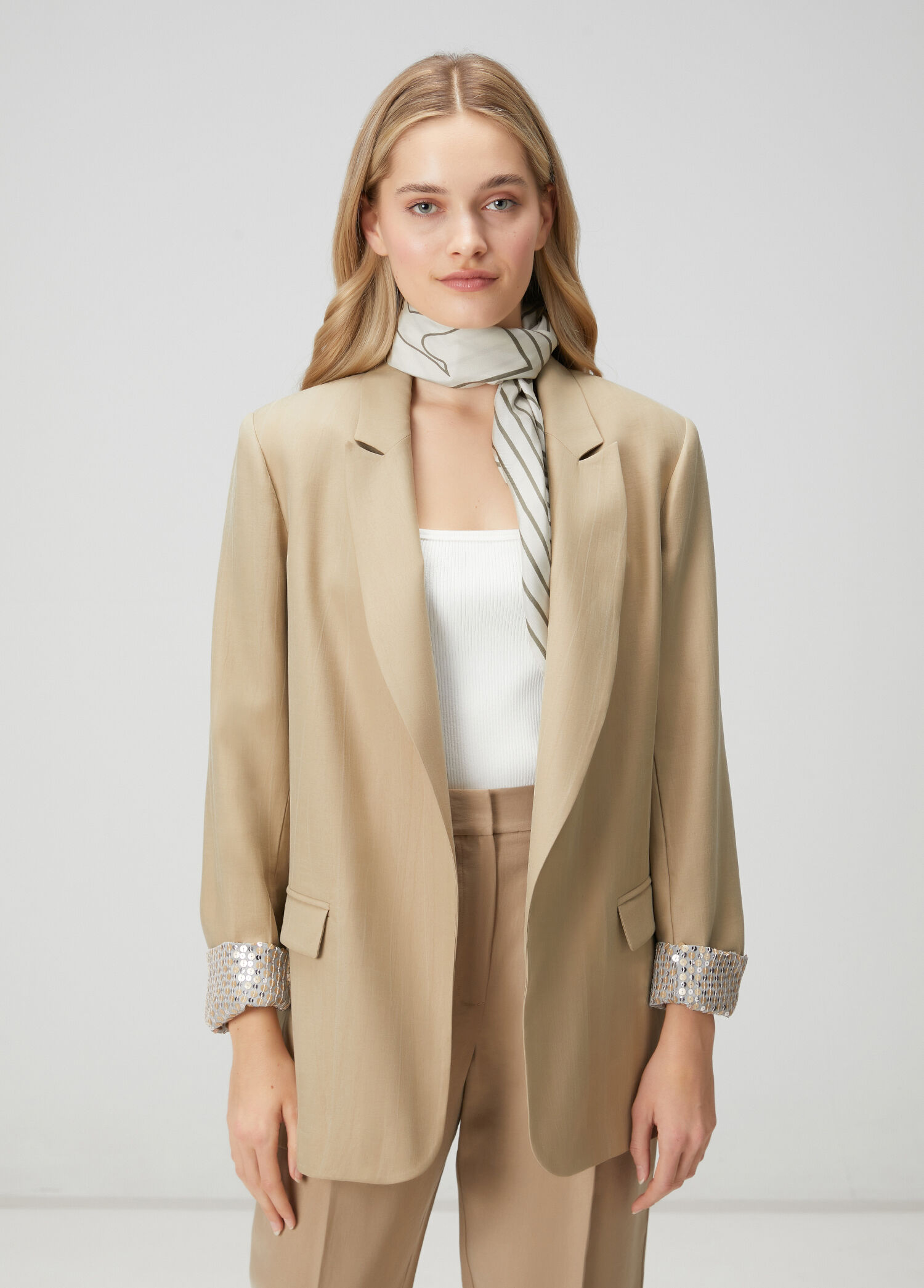 Siyah Kol Ucu Payetli Blazer