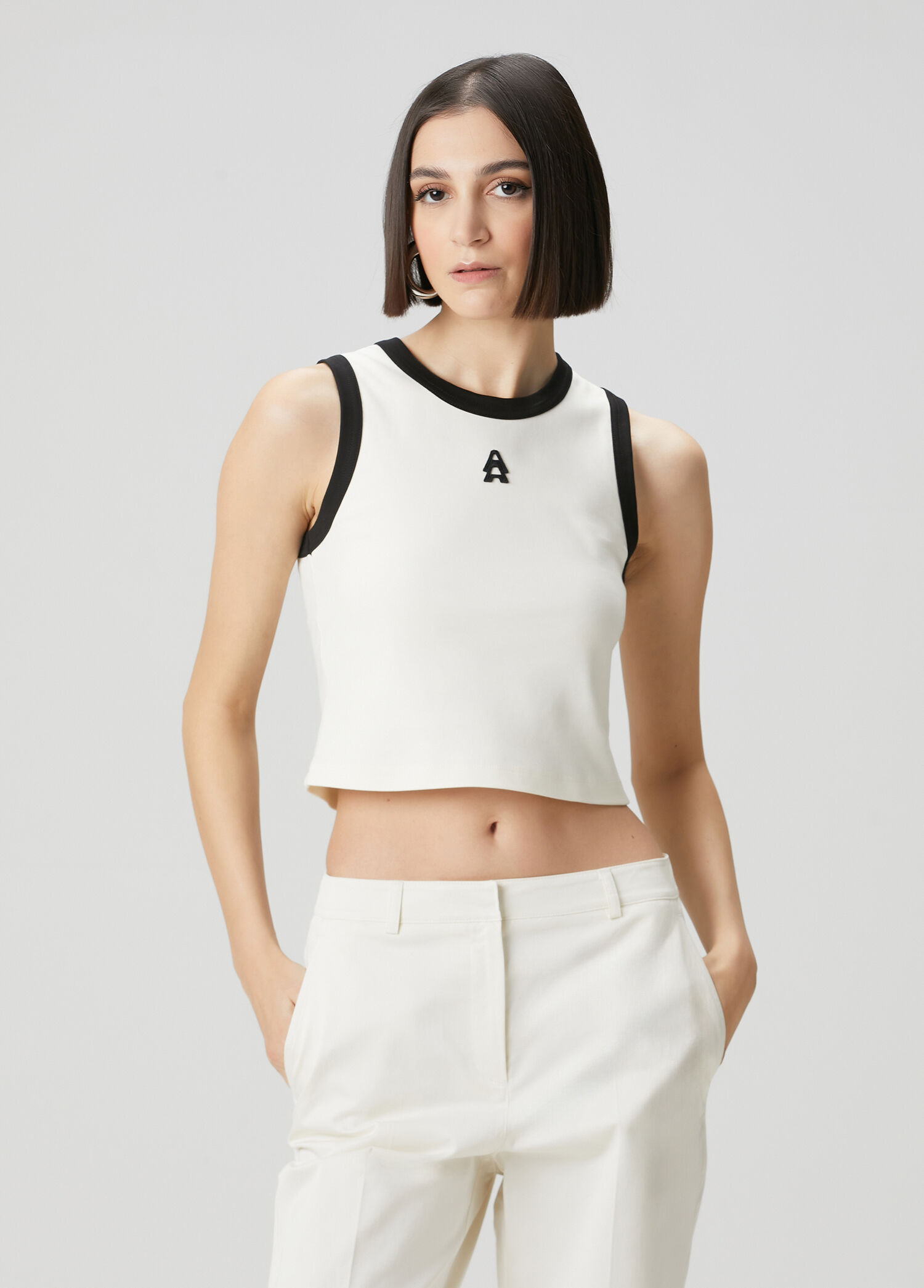 Kırık Beyaz Kontrast Biyeli Crop Atlet
