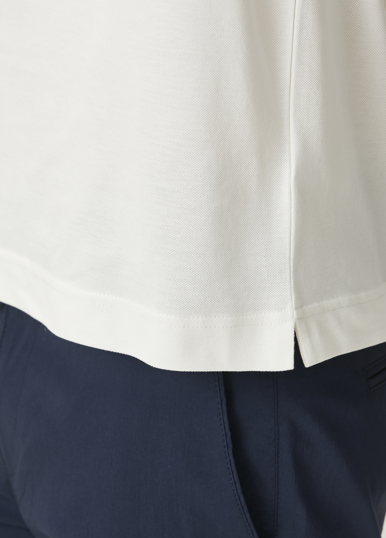 Beyaz Kol Ucu Şerit Detaylı T-shirt_6