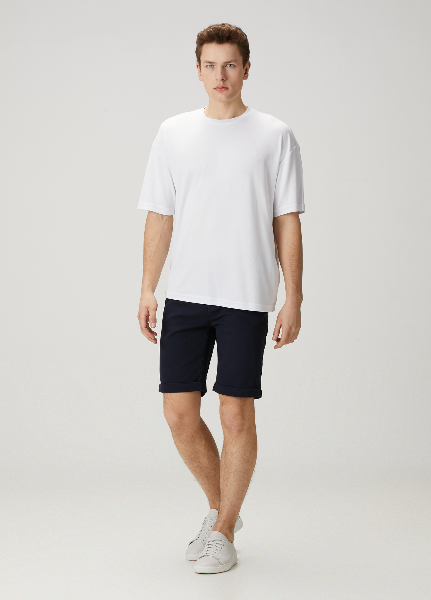Slim Fit Lacivert Şort
