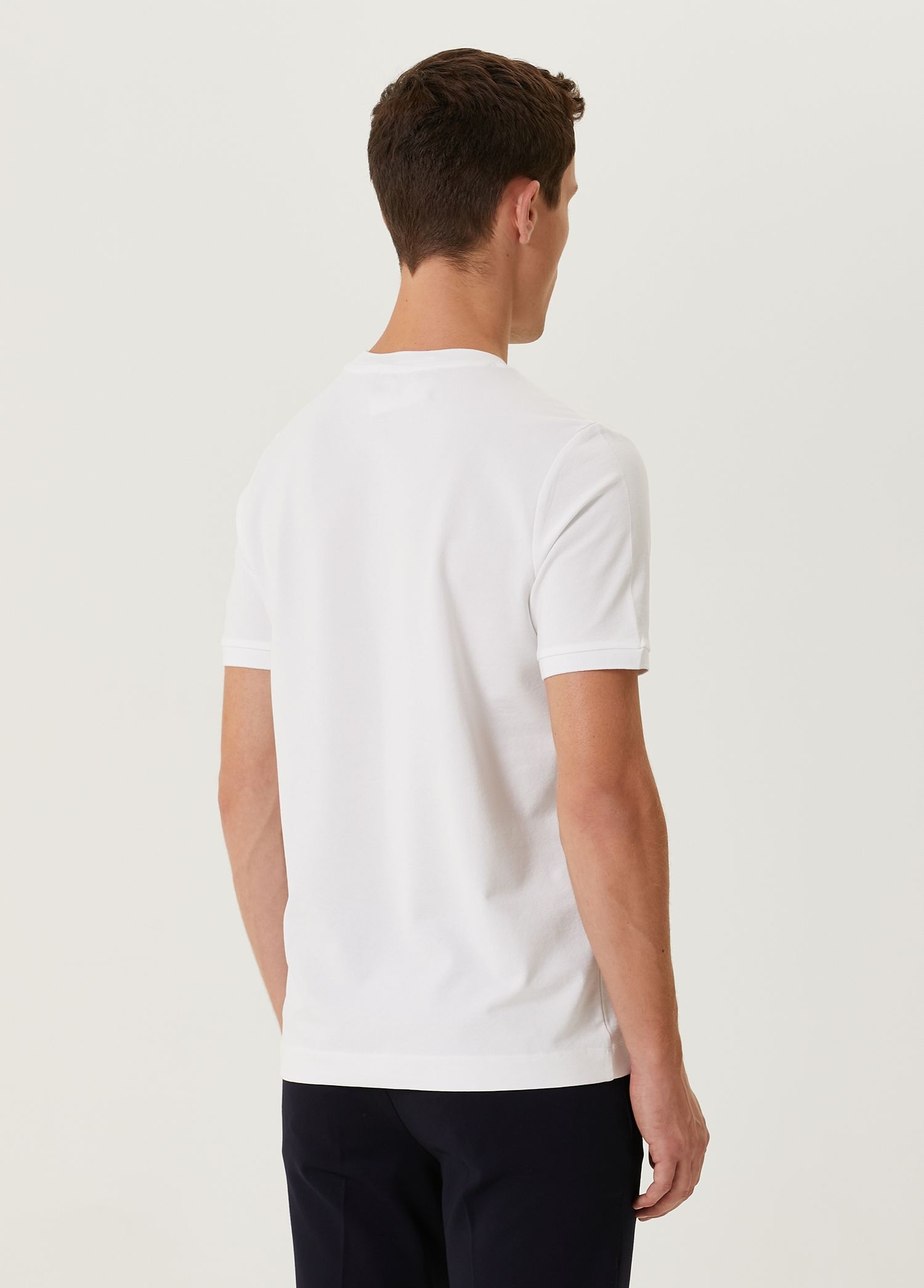 Beyaz Omuzu Fleksi Kuş Detaylı Pike T-shirt_4
