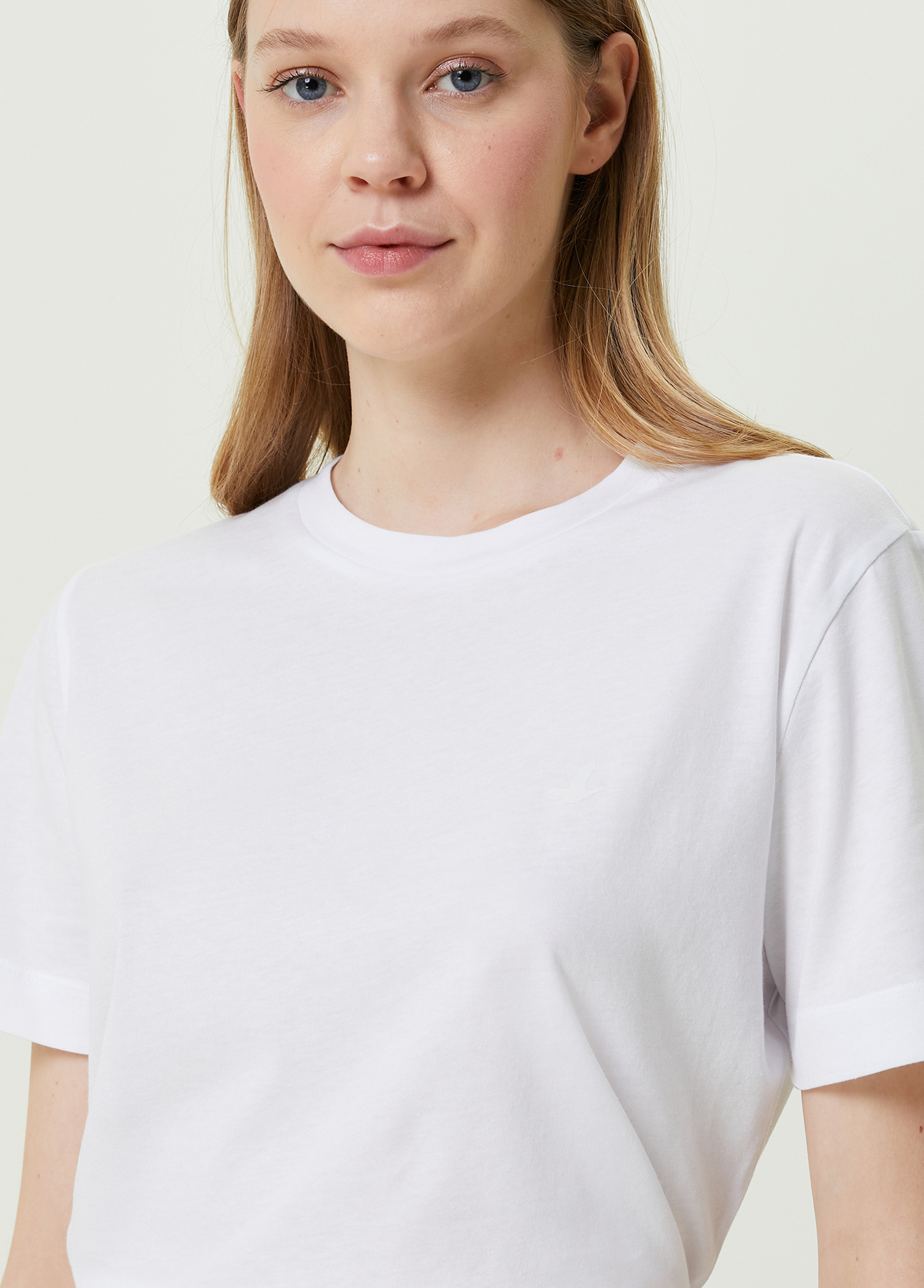 Kırık Beyaz Logolu T-shirt_3