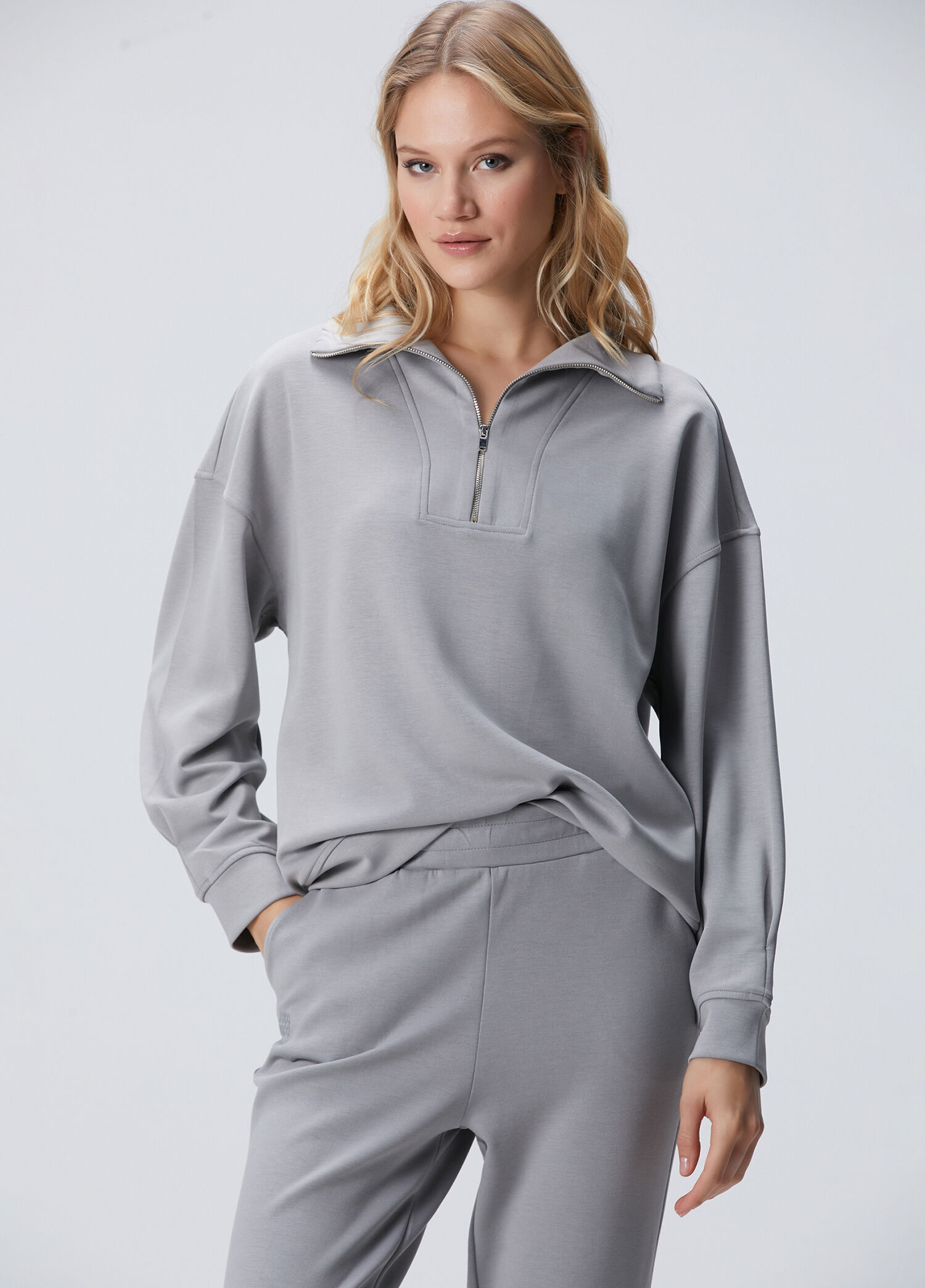 Gri Fermuarlı Sweatshirt