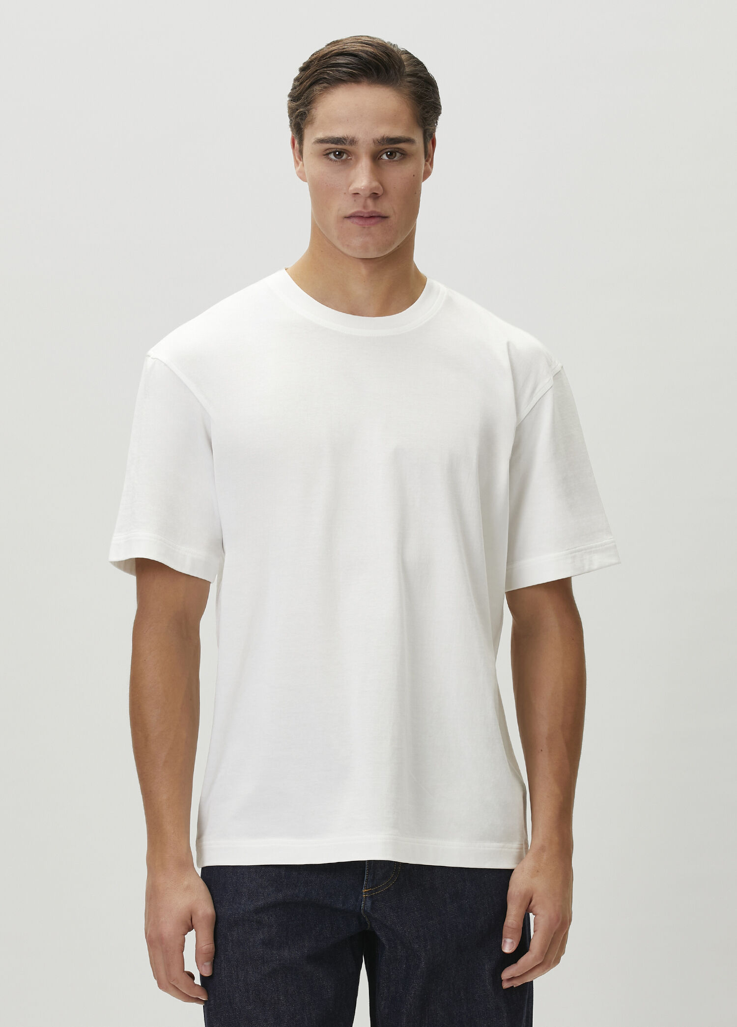 Beyaz Logo Detaylı T-shirt