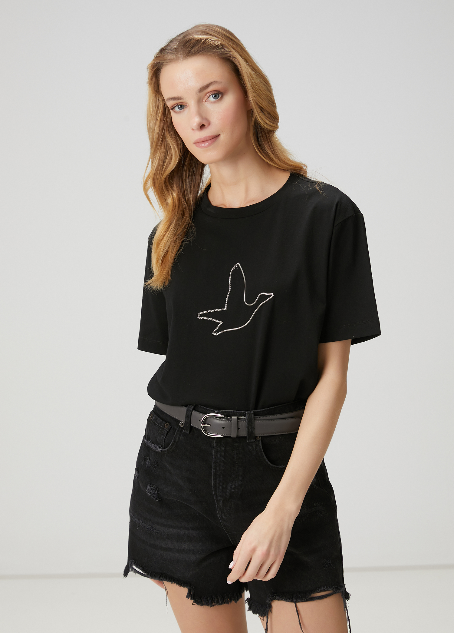 Siyah Metalik Logo Detaylı T-shirt_3