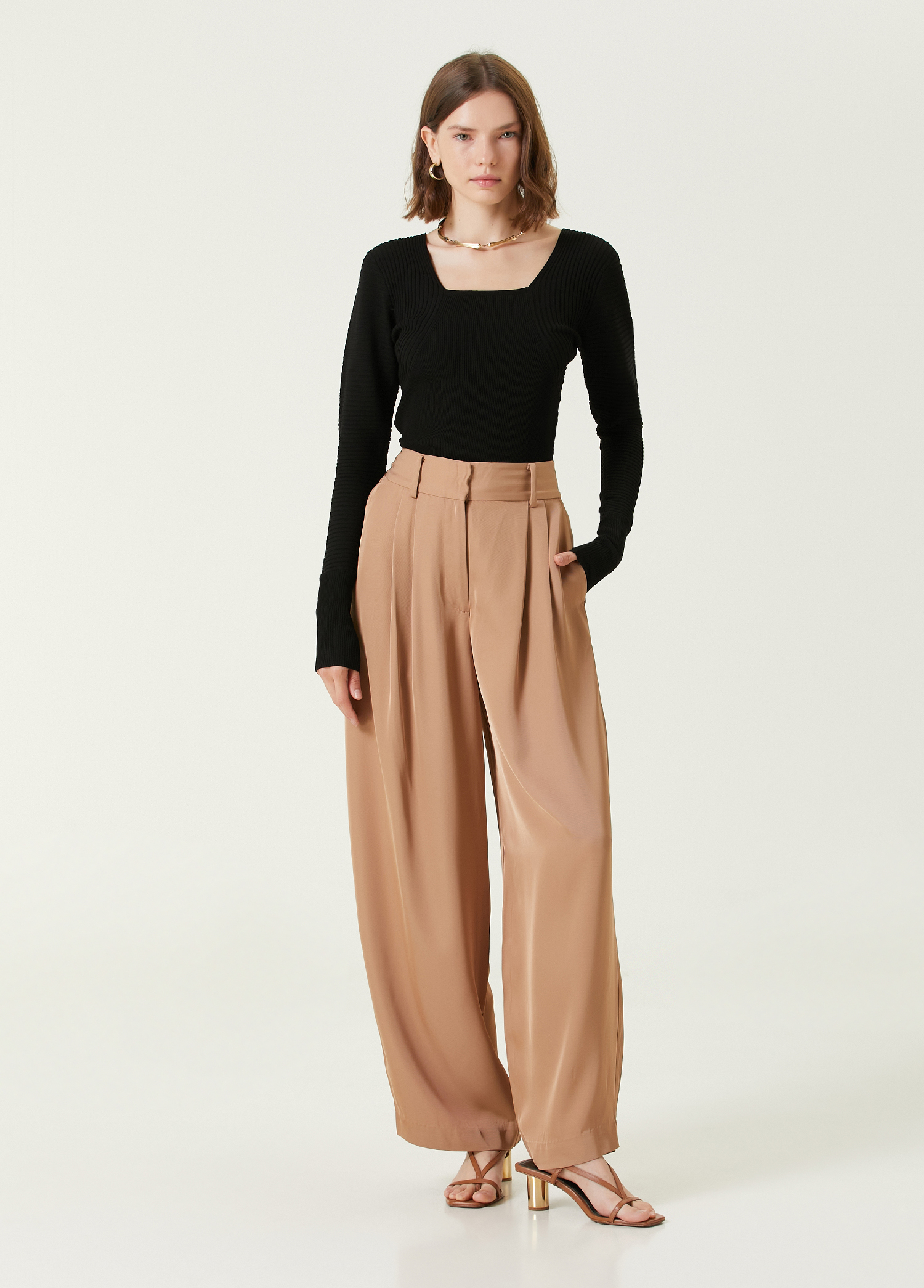 Taba Pile Detaylı Wide Leg Pantolon