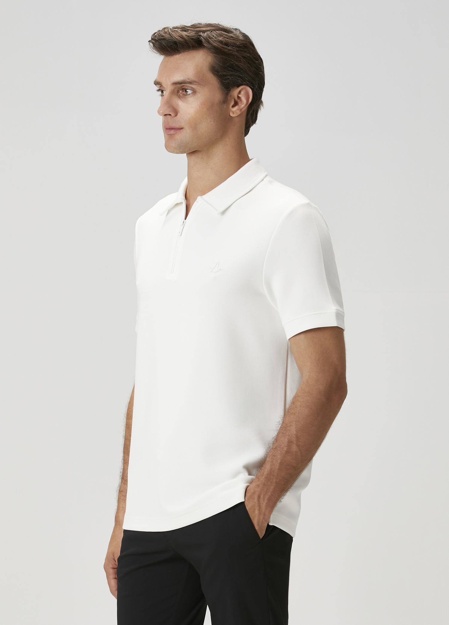 Kırık Beyaz Polo Yaka T-shirt_3