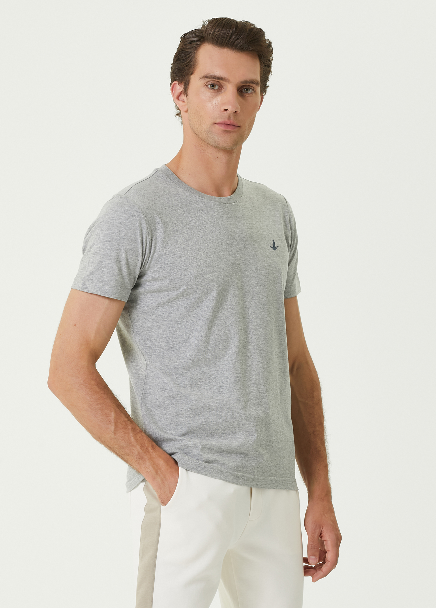 Gri Logo Detaylı Basic T-shirt_2