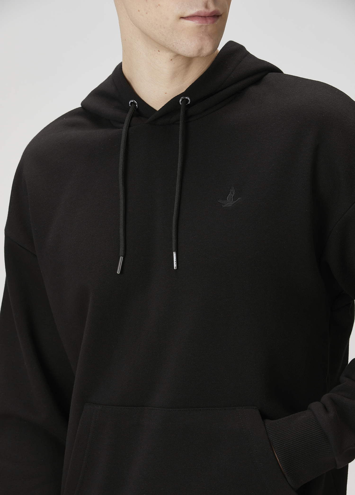 Siyah Kapüşonlu Sweatshirt_3