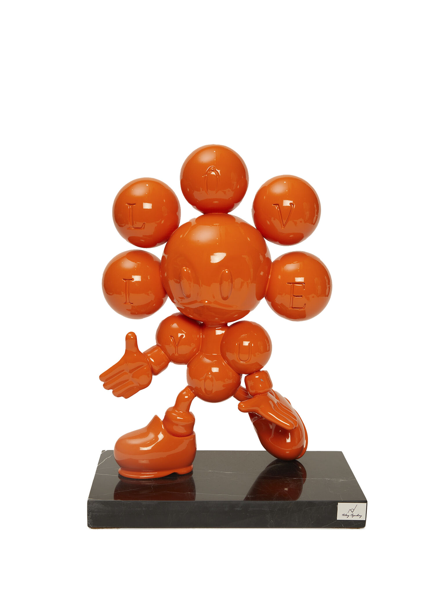 Ball Doll Heykel