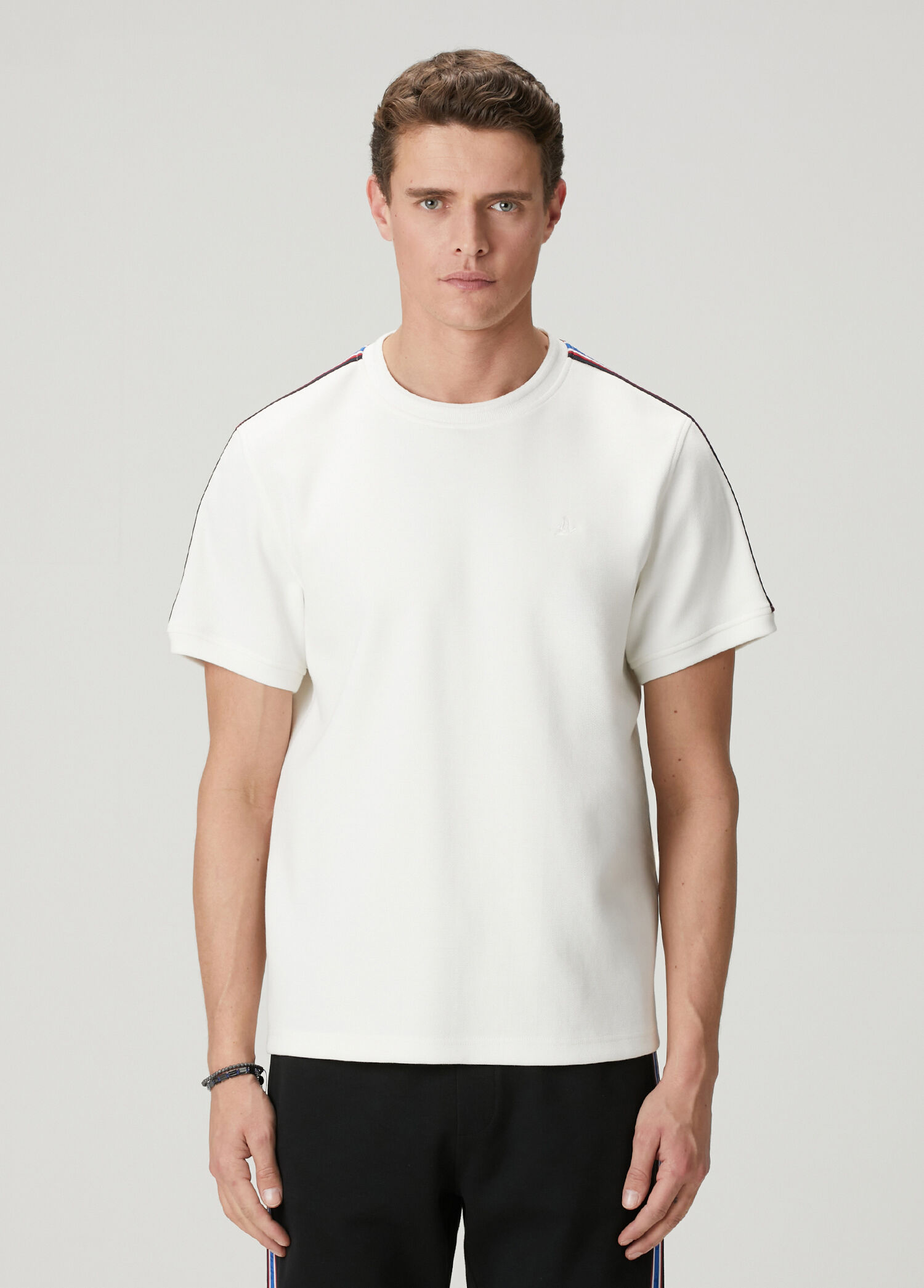 Kırık Beyaz Relax Fit Şerit Detaylı Pike T-shirt