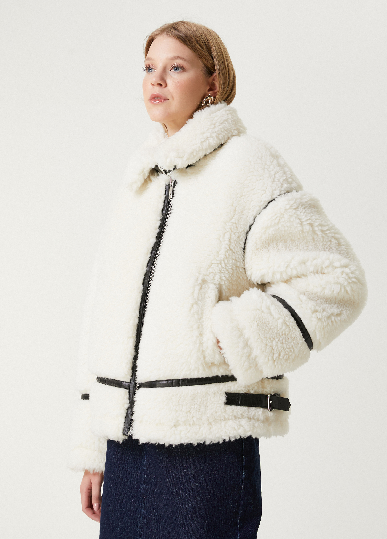 Kırık Beyaz Deri Şeritli Shearling Kaban_3