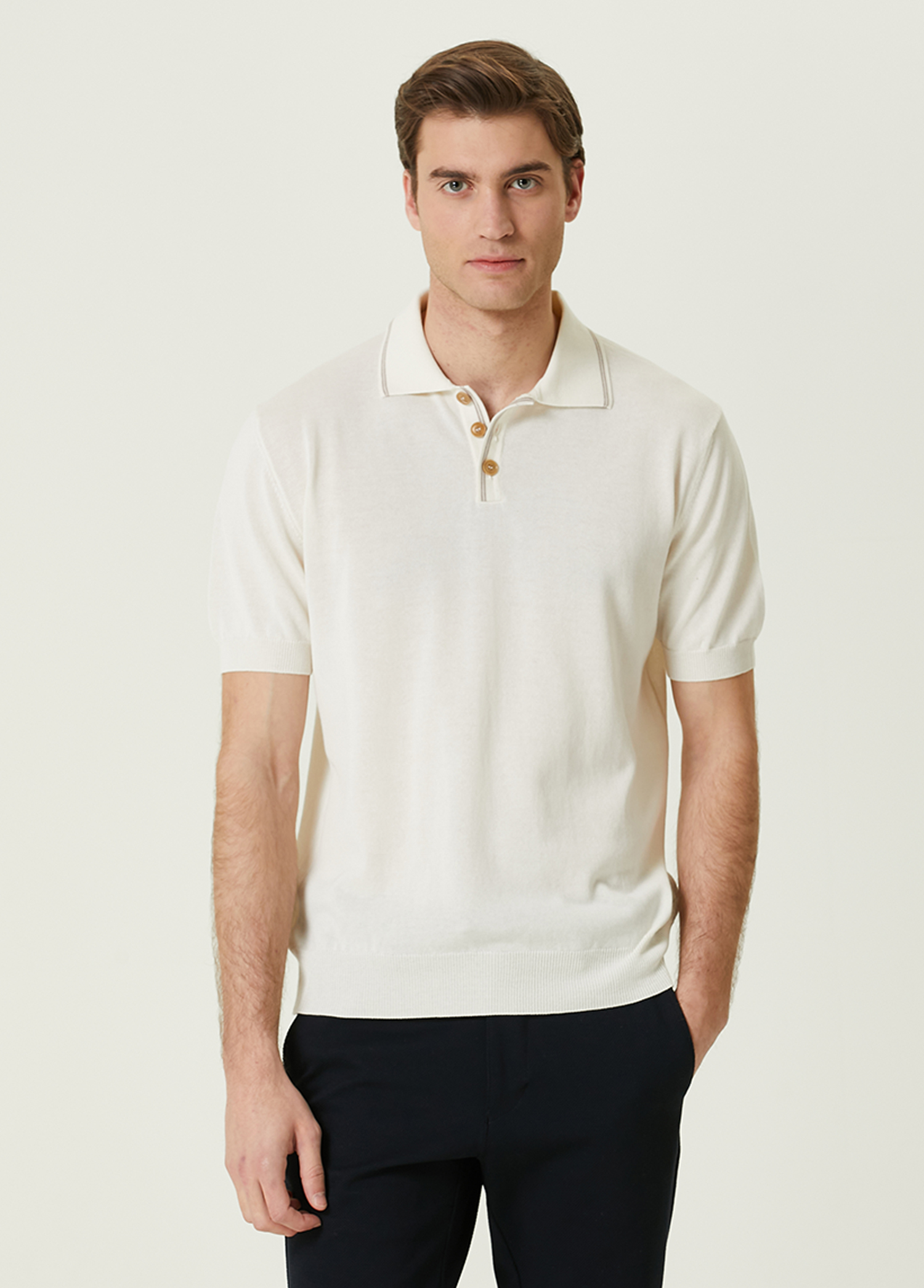 Beyaz Polo Yaka T-shirt