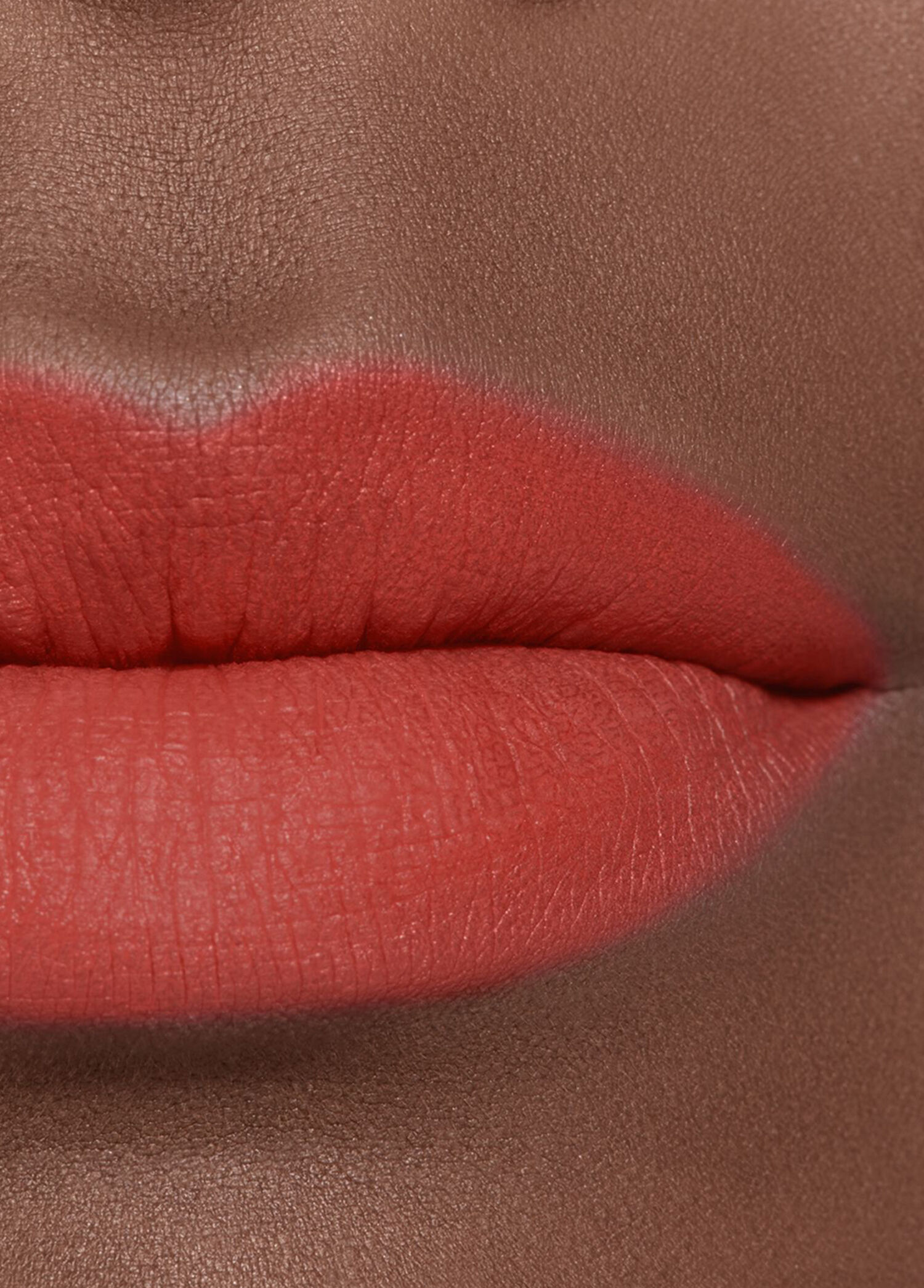 CHANEL - ROUGE ALLURE LIQUID VELVET 216 ENIVRANTE 6 ML