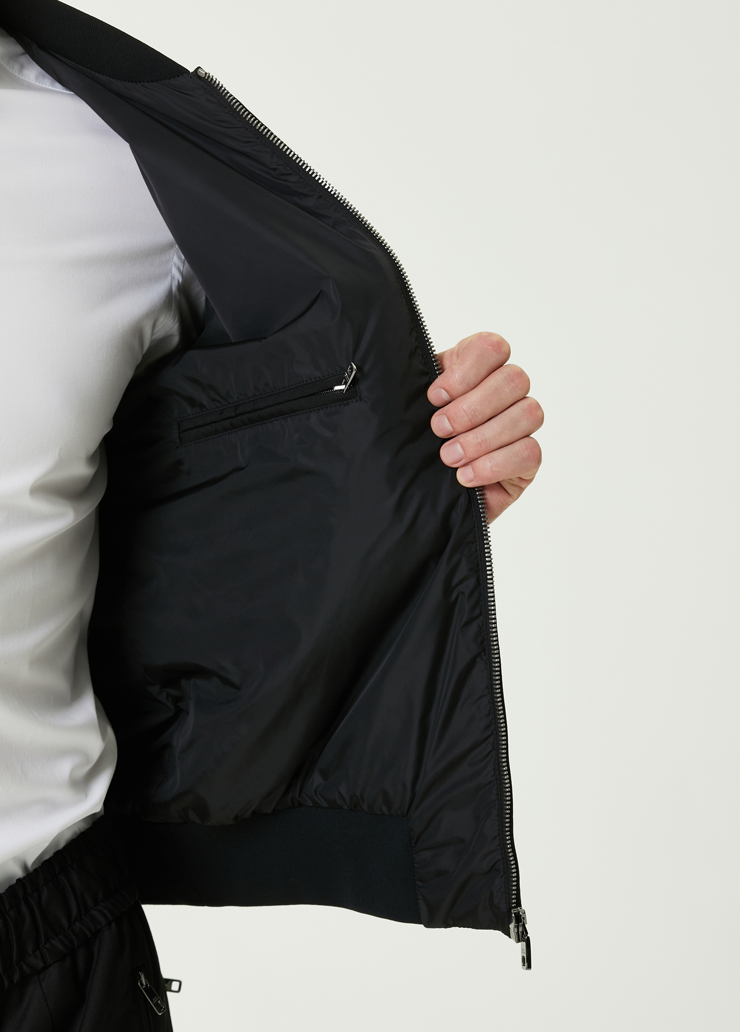 Beymen Siyah Logo Detaylı Bomber Mont. 6 Beymen Siyah Logo Detaylı Bomber Mont. 6