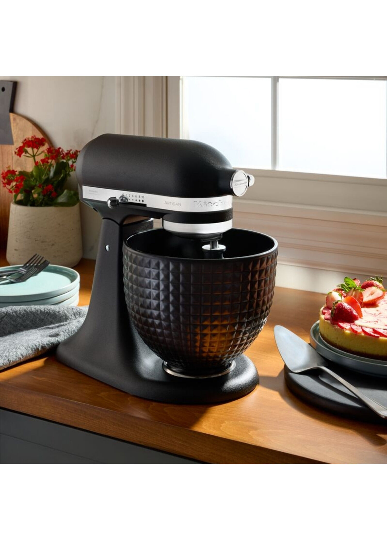 Kitchenaid - Artisan Siyah Stand Mikser ve Seramik Kase 4,7 Lt