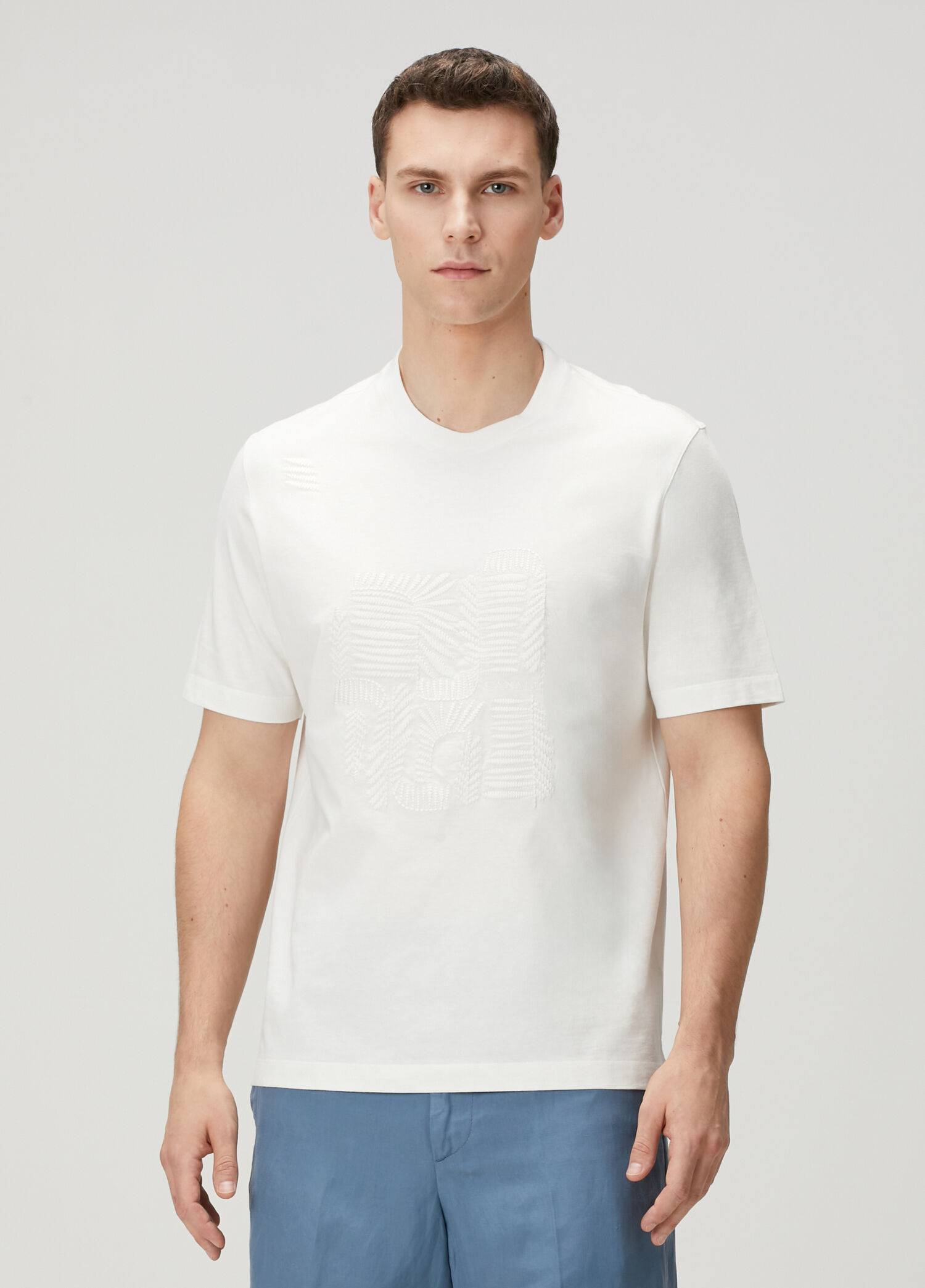 Beyaz Nakış Detaylı T-shirt
