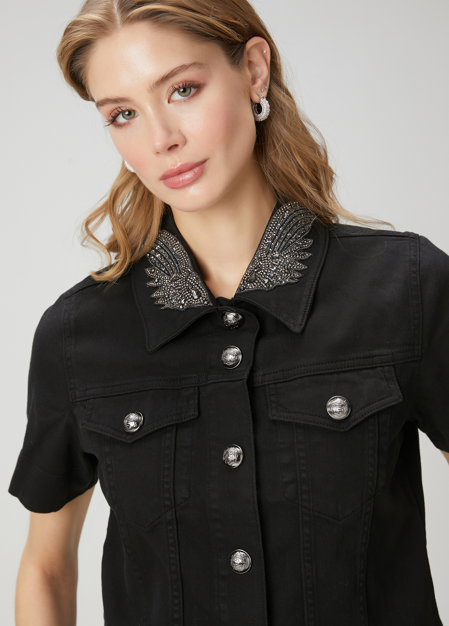 Siyah İşlemeli Denim Ceket_1