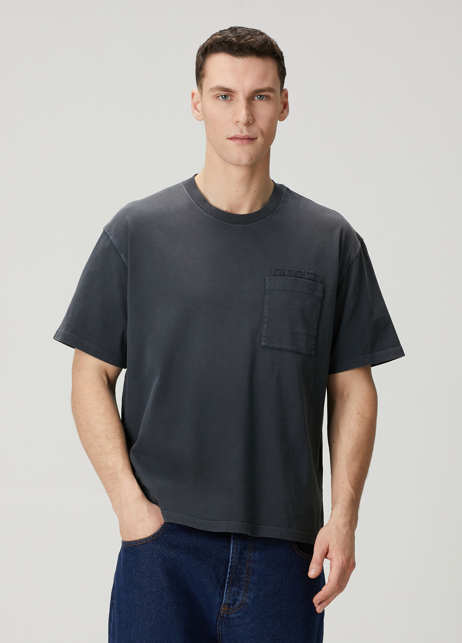 Siyah Logo Detaylı T-shirt