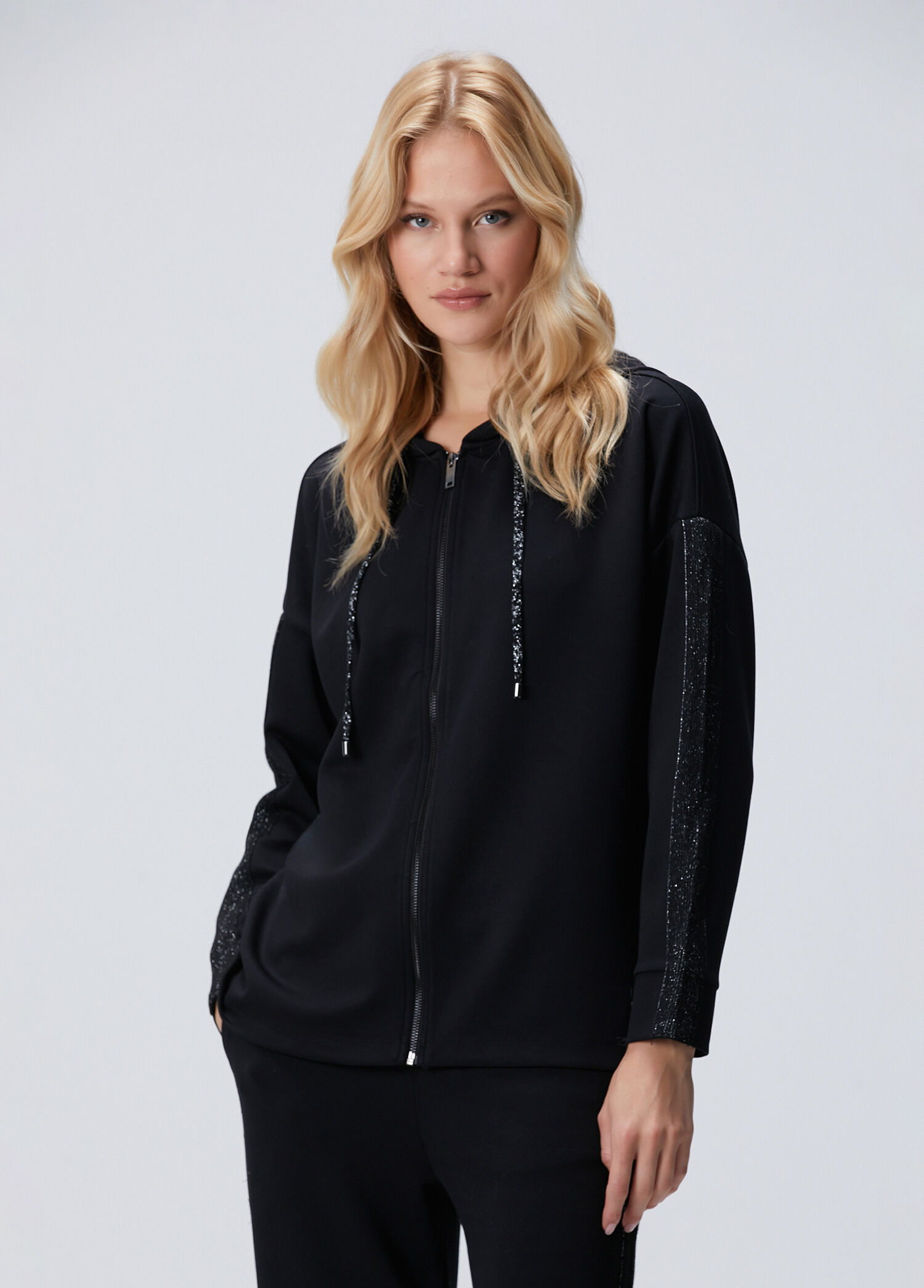 Siyah Kapüşonlu Triko Garnili Sweatshirt