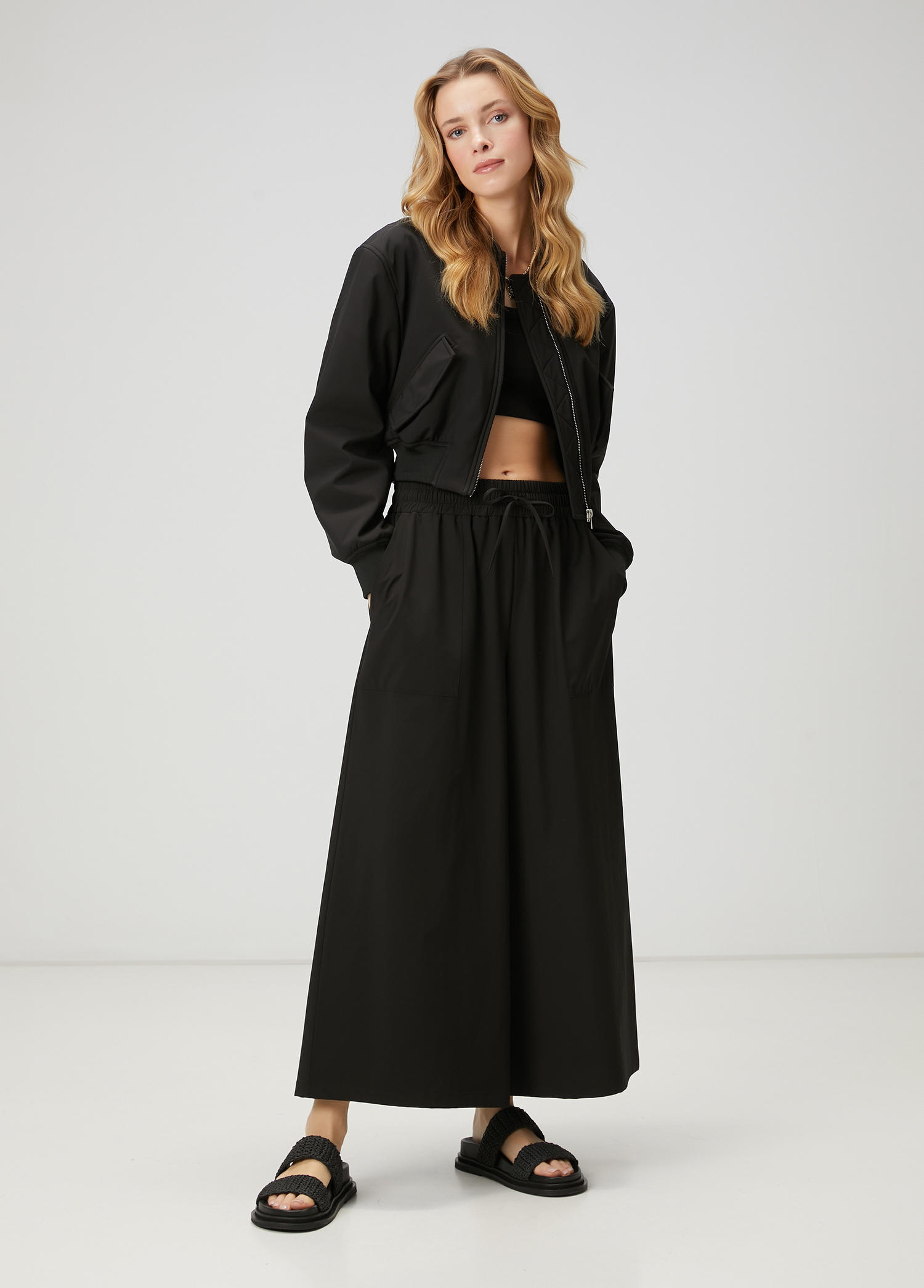 Siyah Cropped Atlet_2