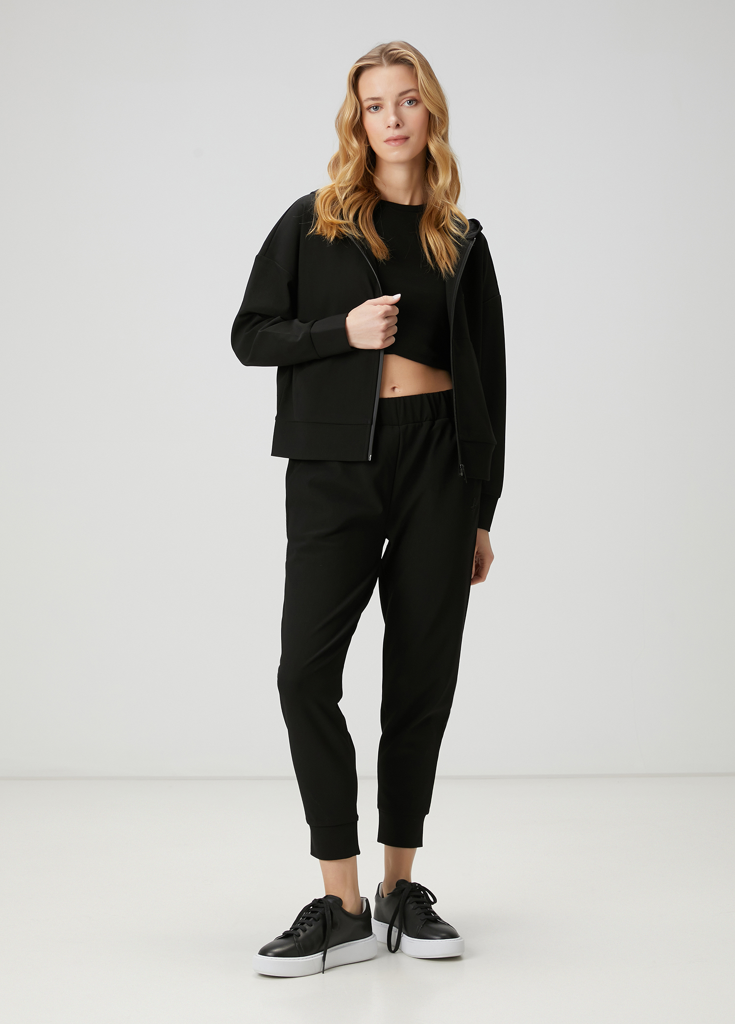 Siyah Kapüşonlu Fermuarlı Sweatshirt_1