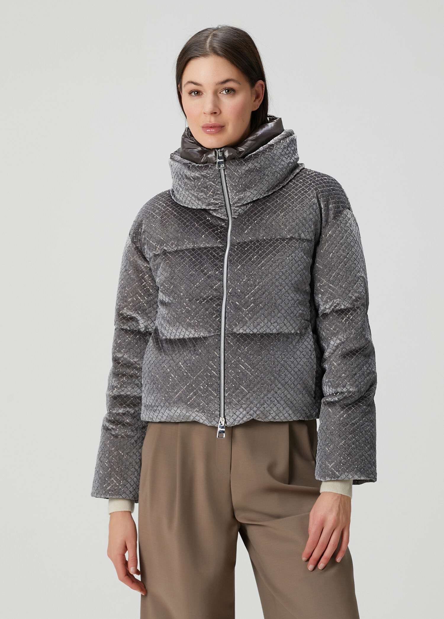 Gri İşlemeli Puffer Mont