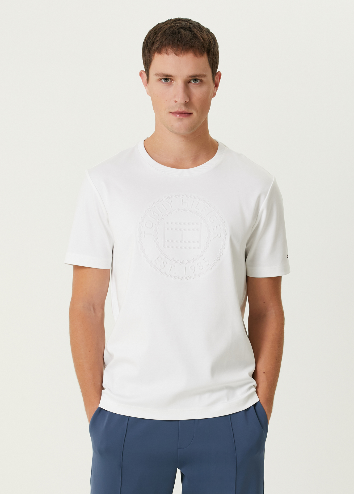 Beyaz Logo Detaylı T-shirt