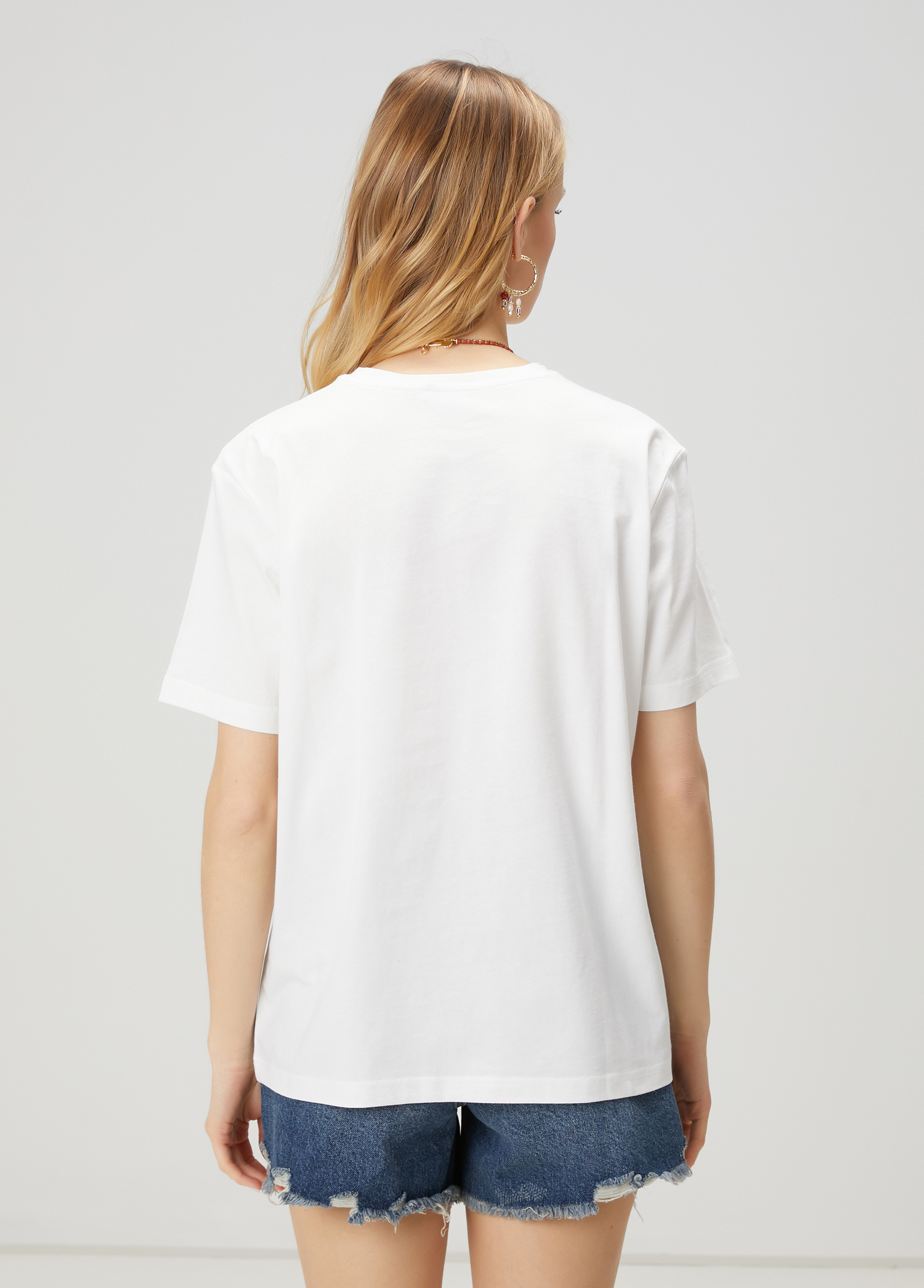 Kırık Beyaz Logo Baskılı T-shirt_4