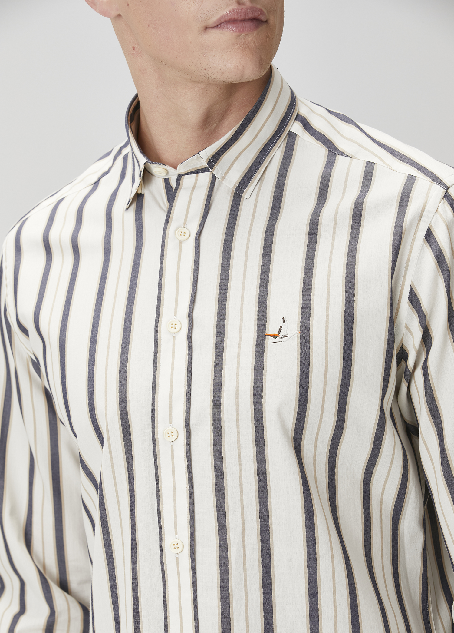 Slim Fit Beyaz Çizgili Gömlek_5