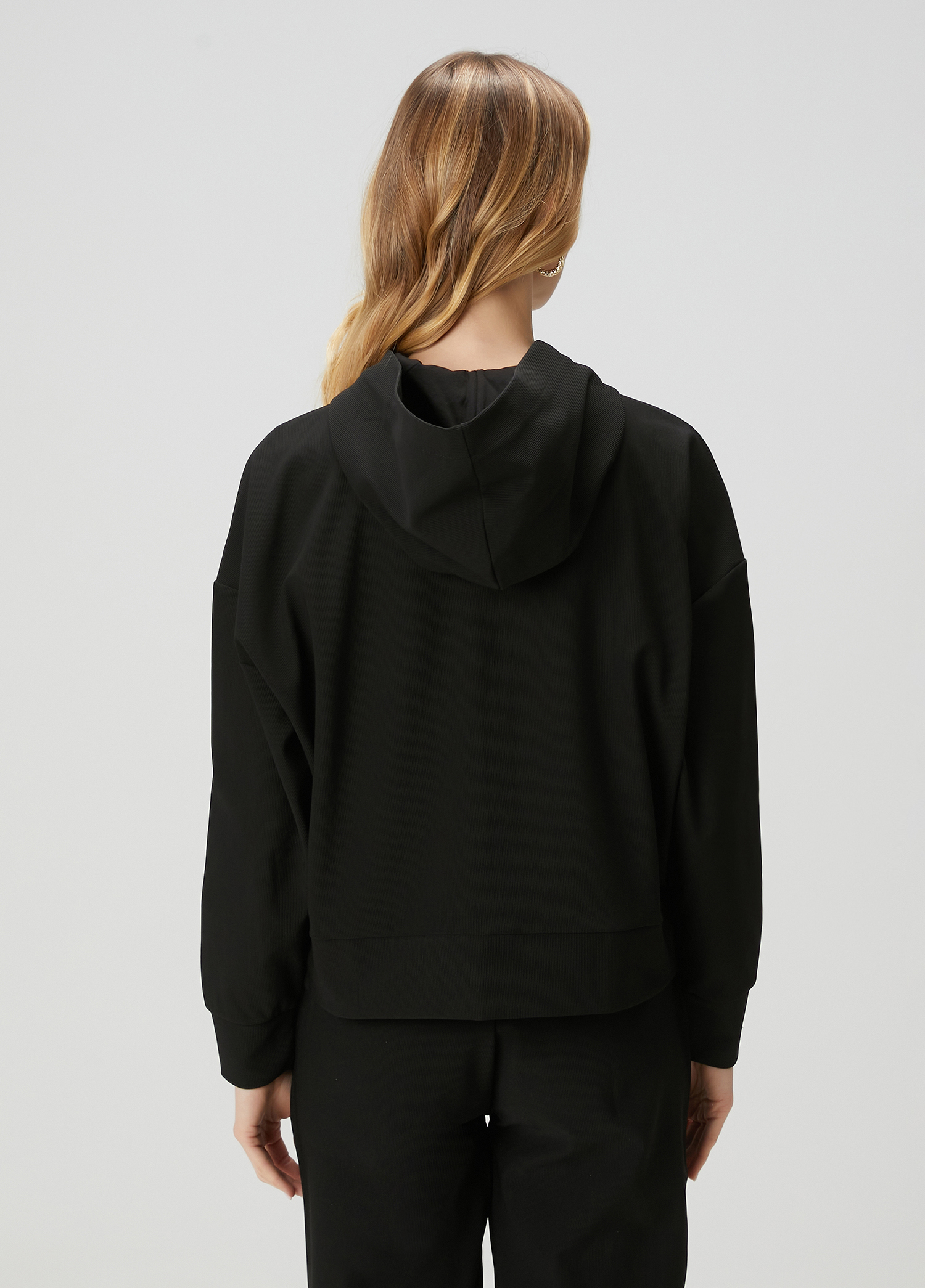 Siyah Kapüşonlu Fermuarlı Sweatshirt_4