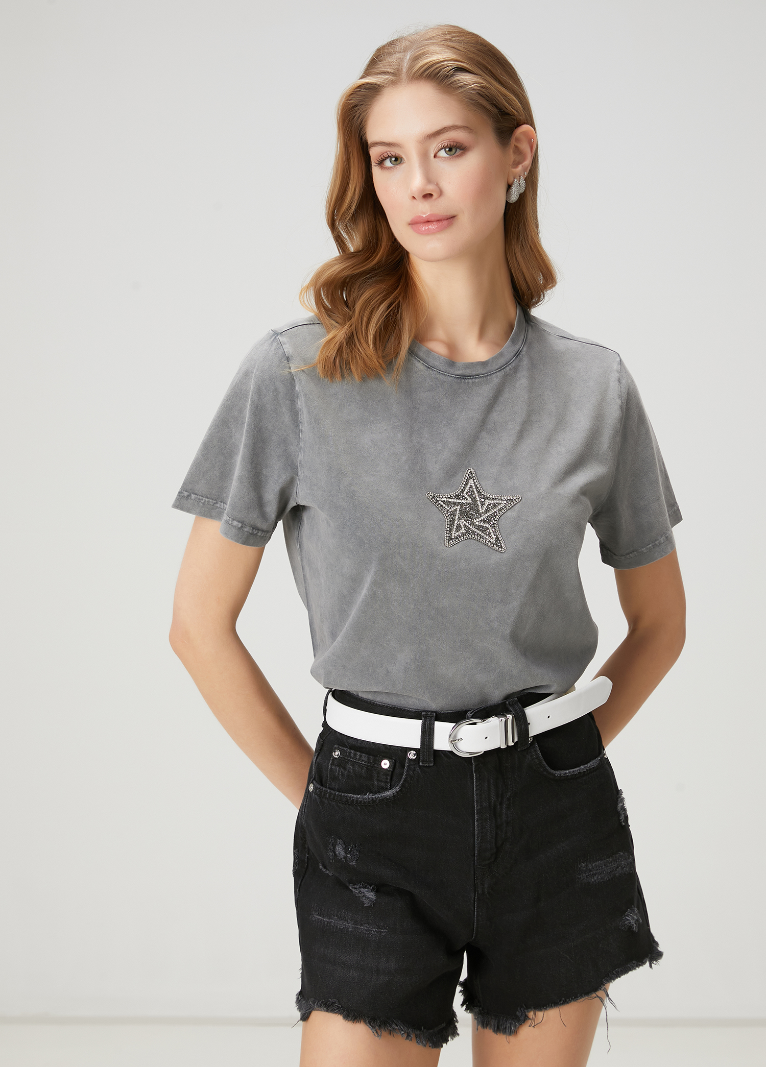 Açık Gri Taşlı Yıldız İşlemeli T-shirt_2