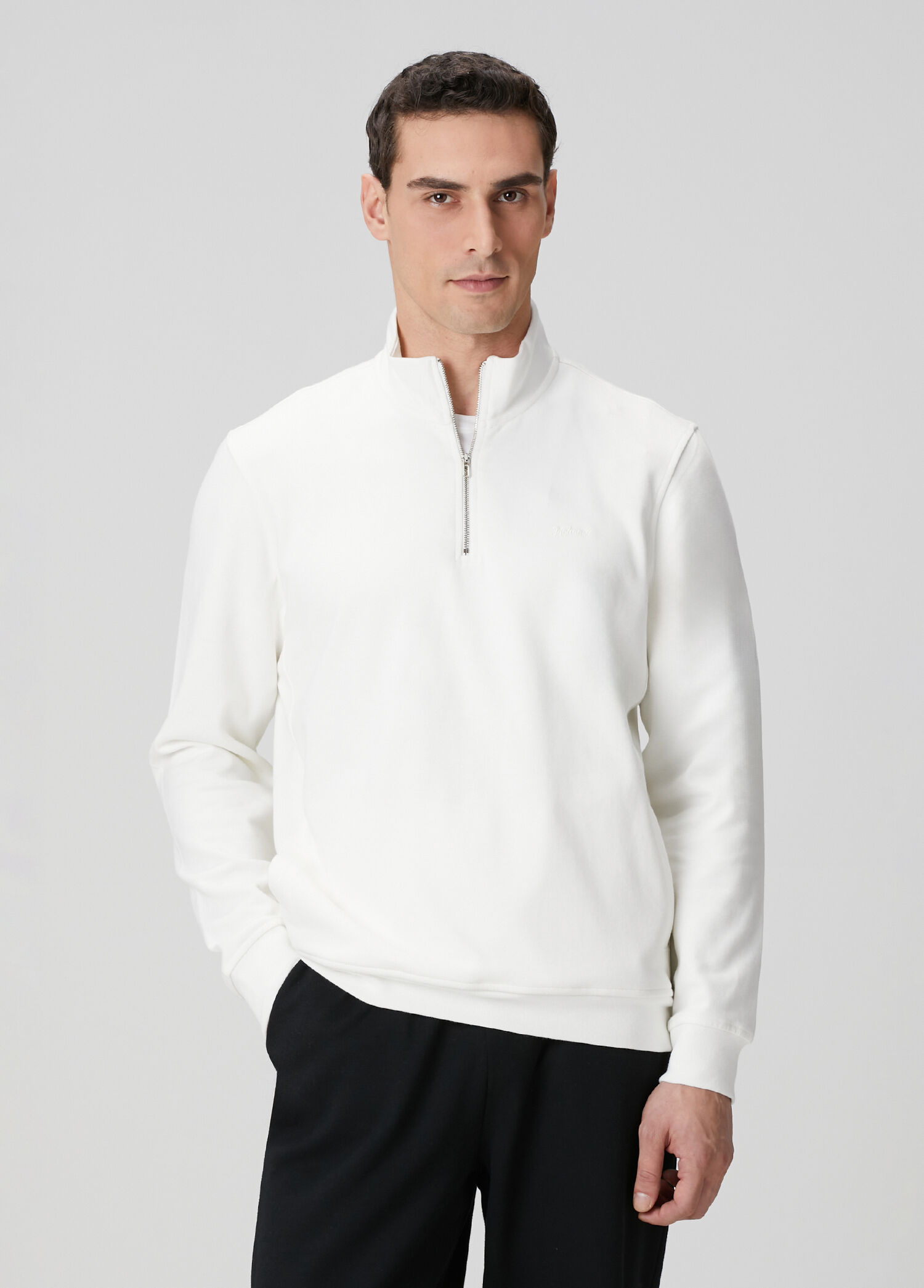 Kırık Beyaz Sweatshirt