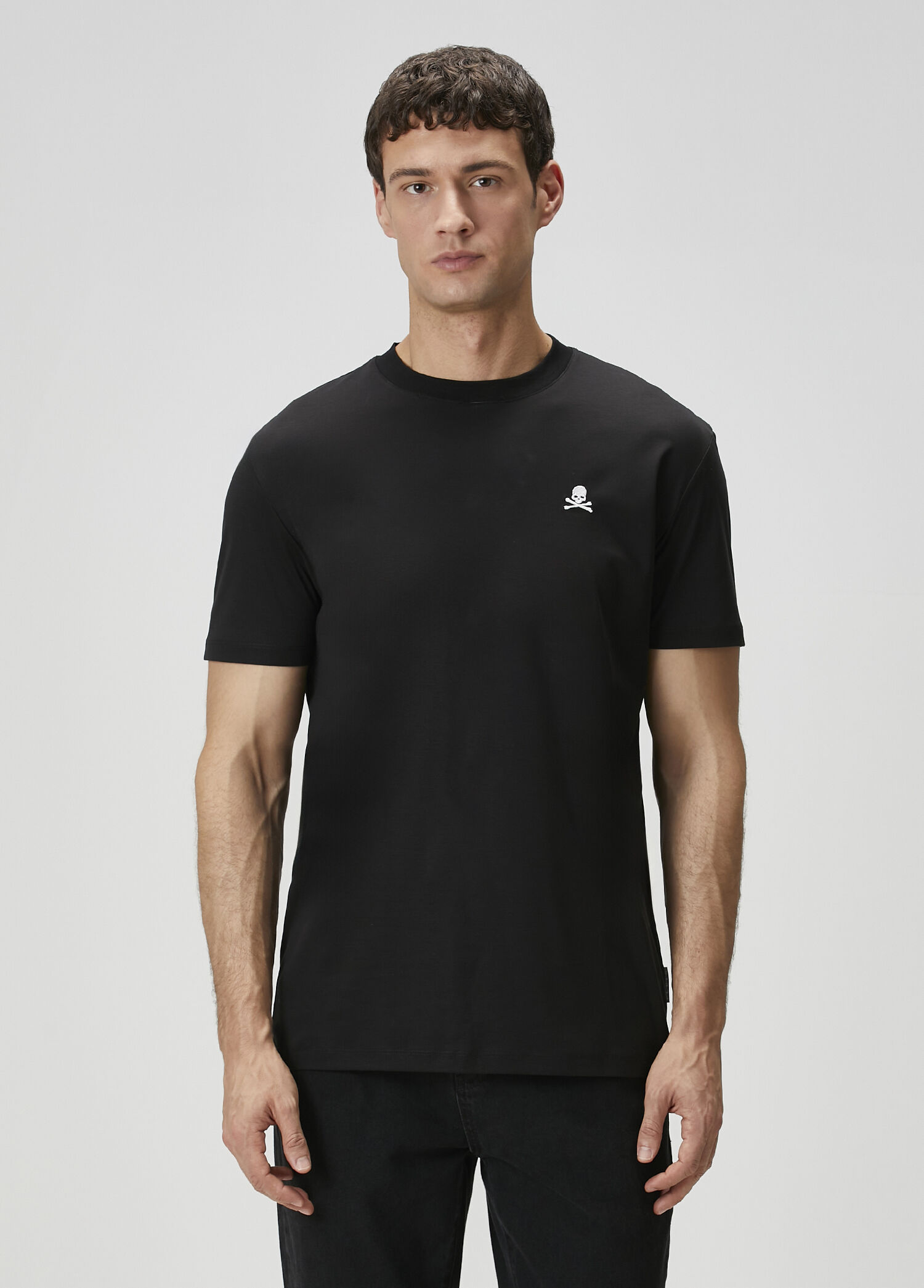 Siyah Nakış Detaylı T-shirt