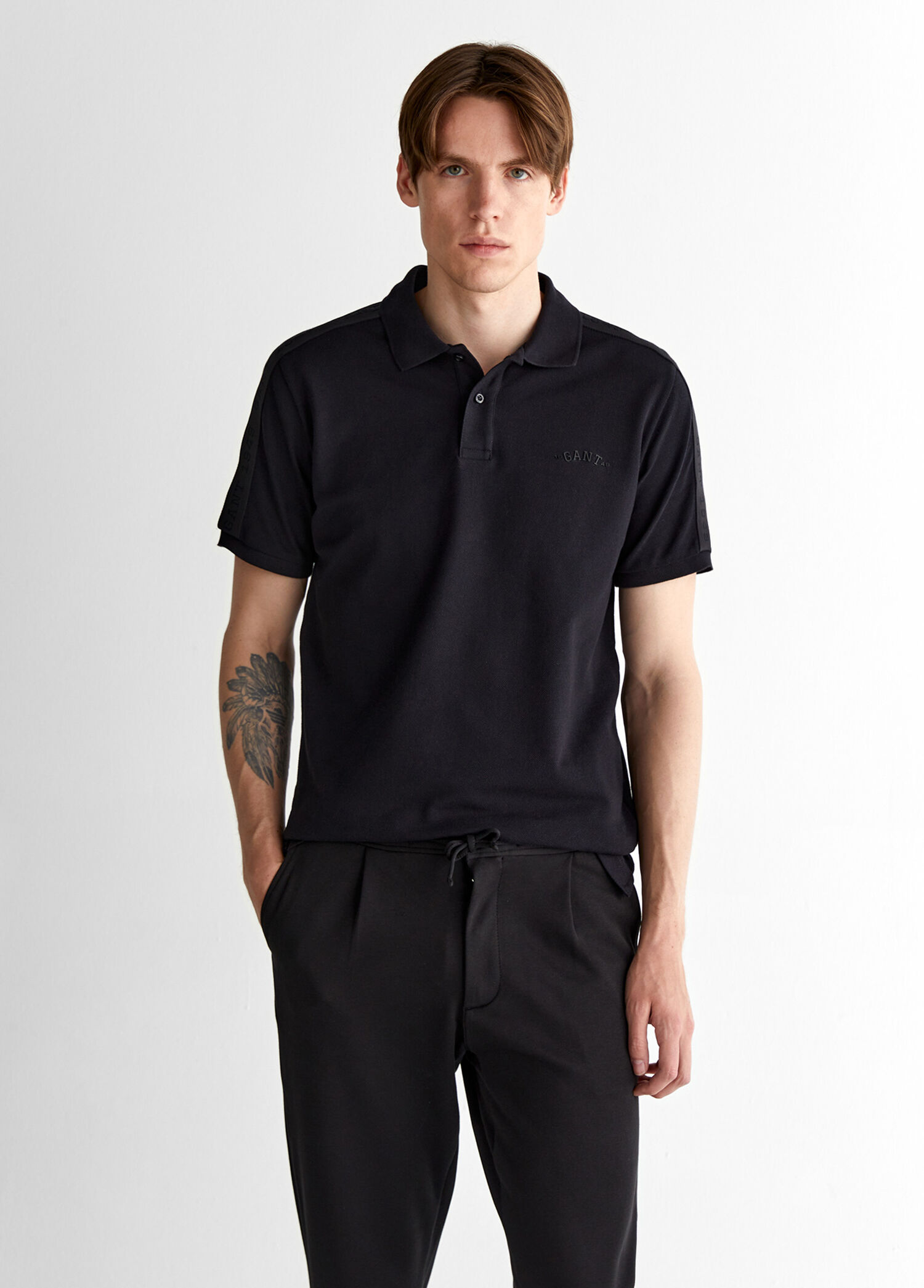 Siyah Logolu Polo Yaka Regular Fit Kısa Kollu Erkek T-shirt