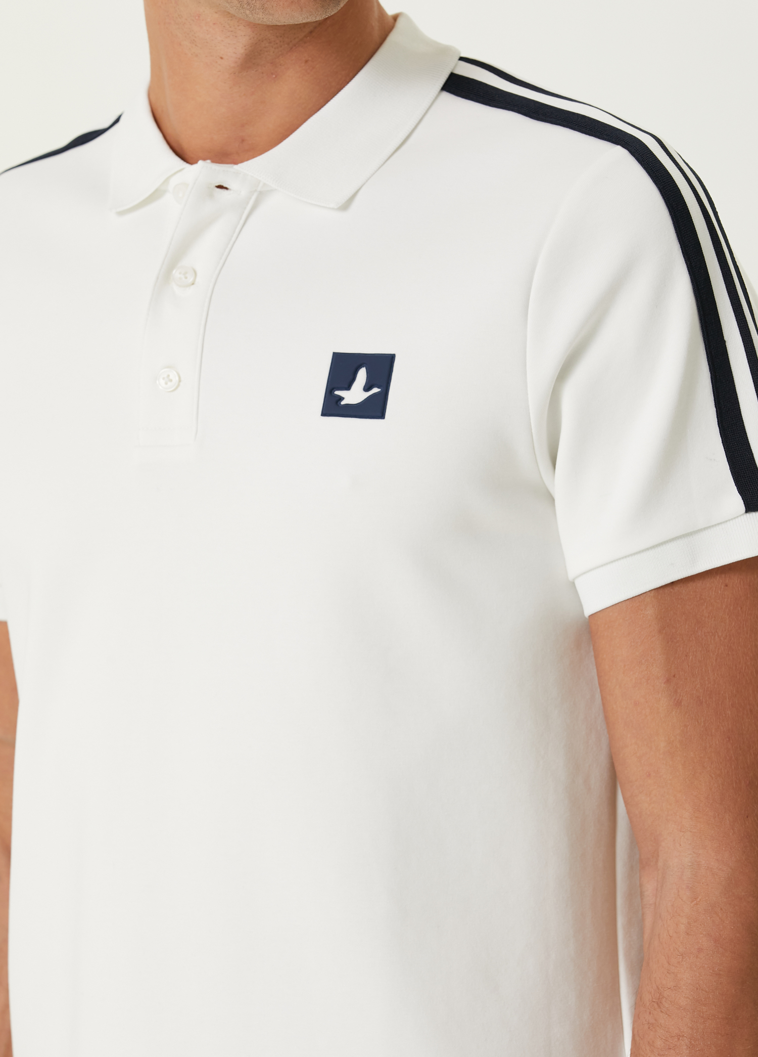 Kırık Beyaz Şerit Detaylı Polo T-shirt_5