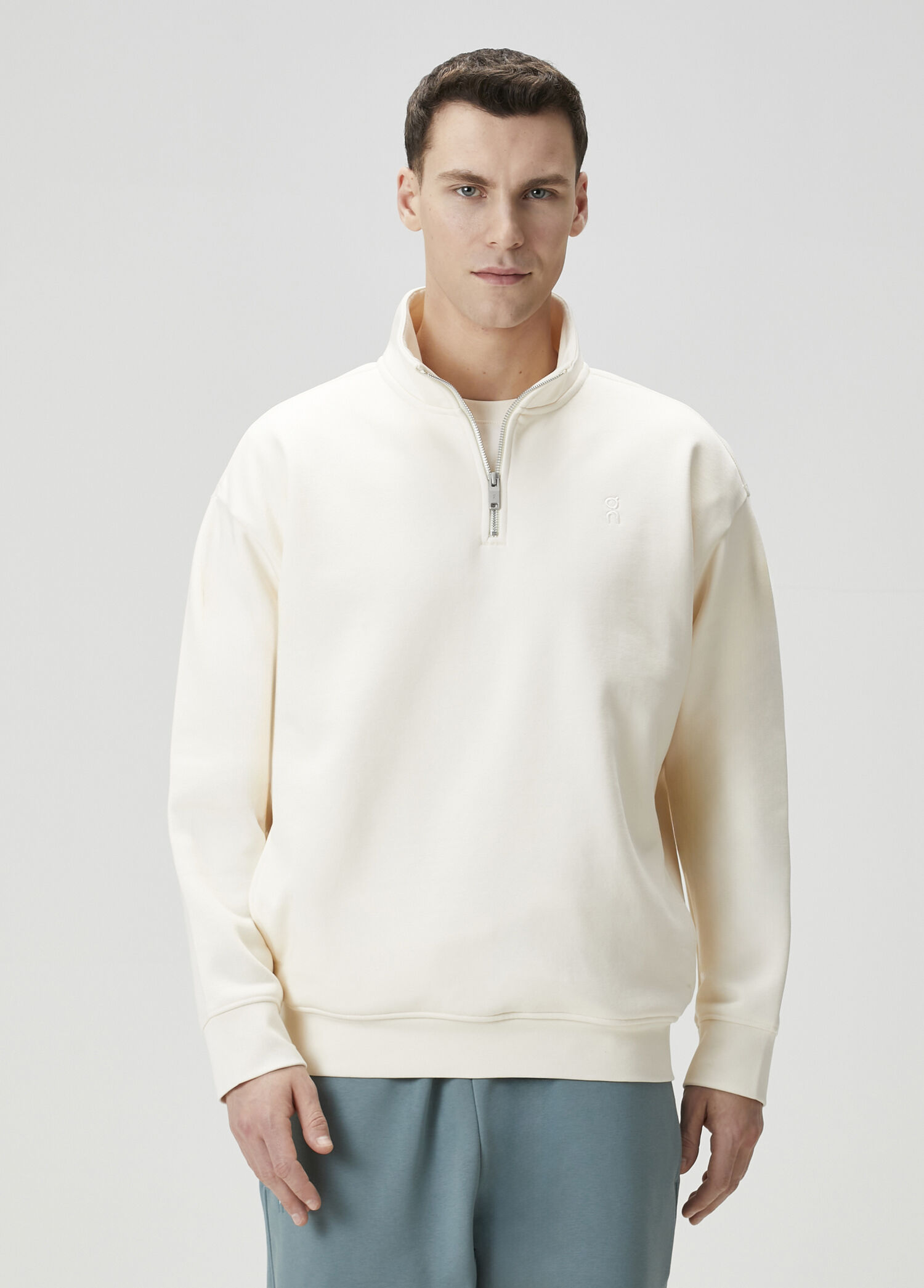 Club Collective Beyaz Yakası Fermuarlı Sweatshirt