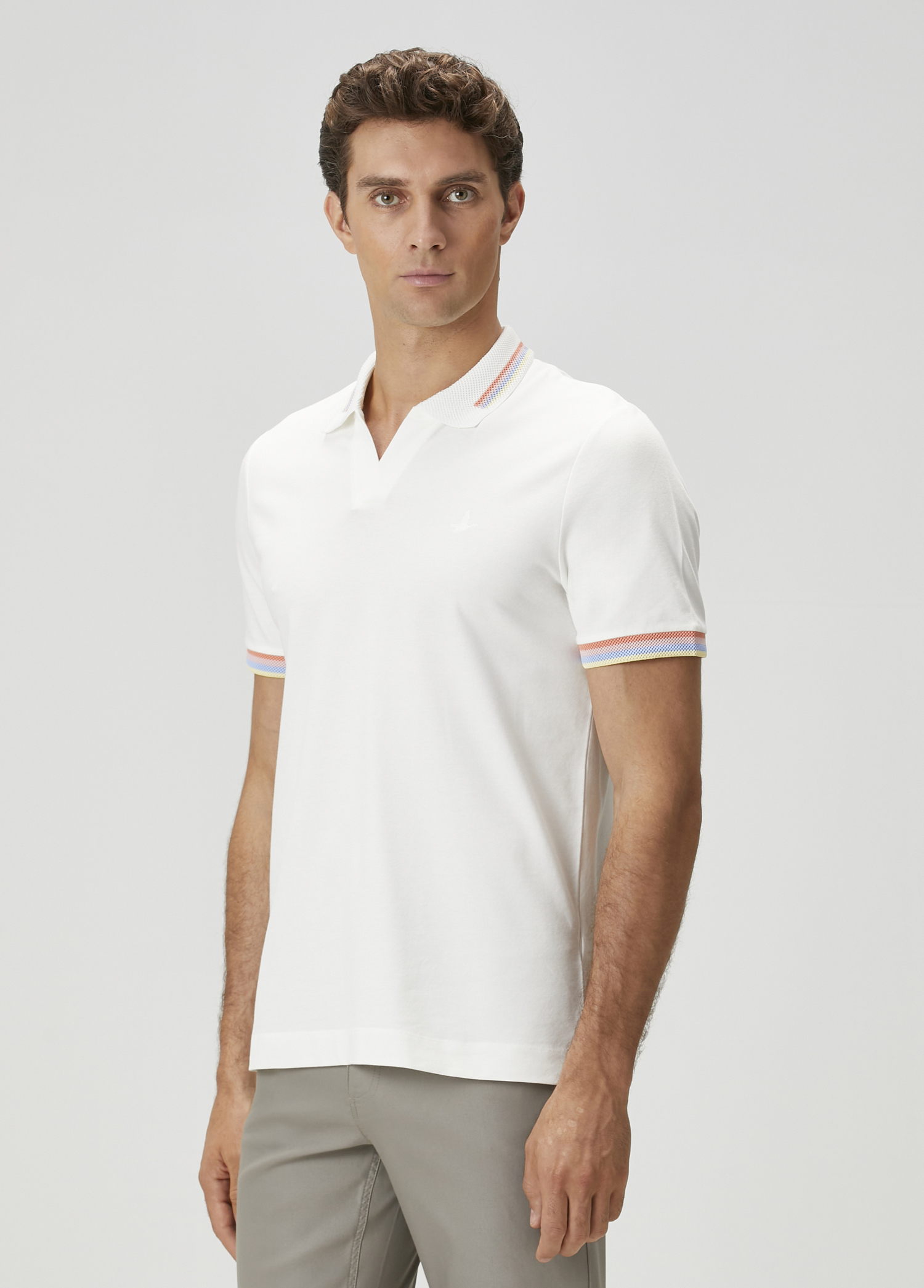 Kırık Beyaz Polo Yaka T-shirt_4