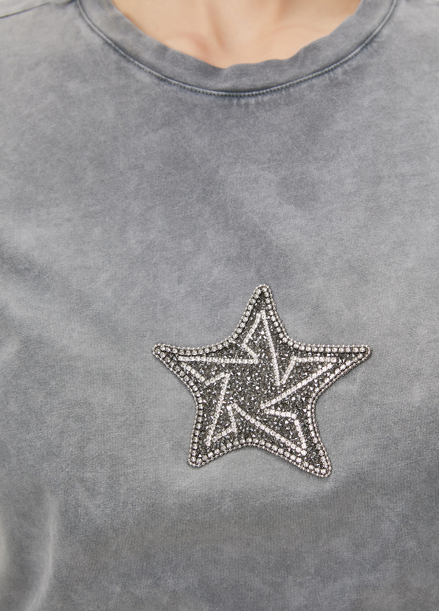 Açık Gri Taşlı Yıldız İşlemeli T-shirt_5