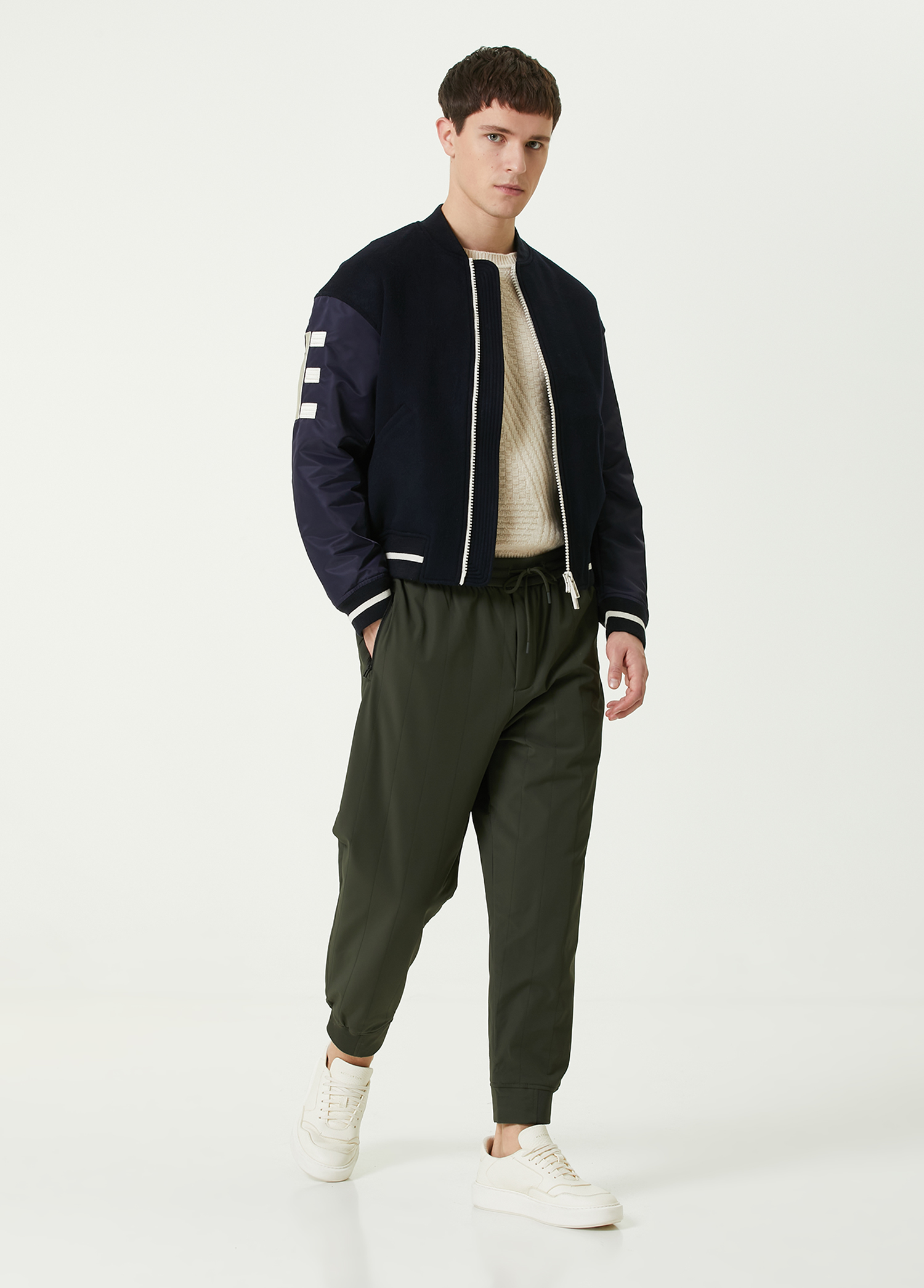 Beymen Lacivert Logo Detaylı Yün Bomber Mont. 2 Beymen Lacivert Logo Detaylı Yün Bomber Mont. 2