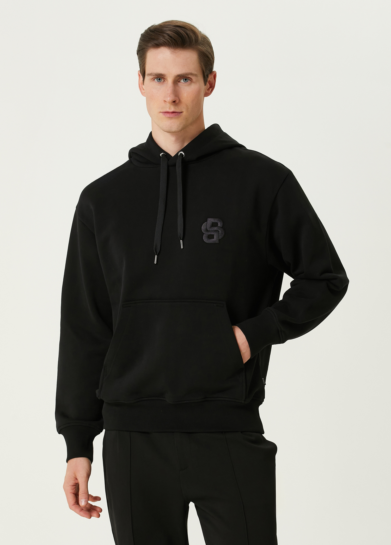 Siyah Kapüşonlu Sweatshirt