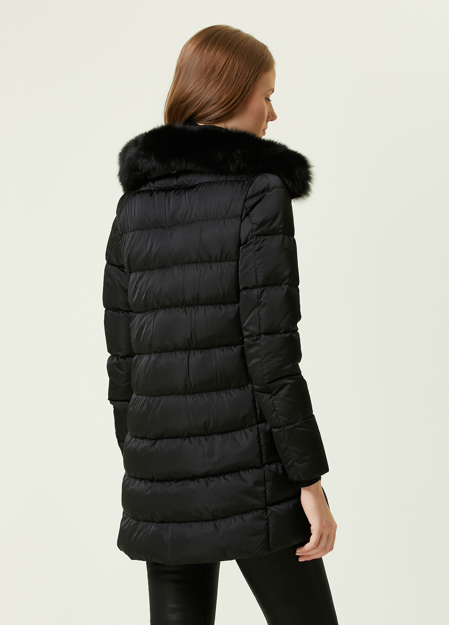 Beymen Siyah Yaka Detaylı Puff Mont. 5 Beymen Siyah Yaka Detaylı Puff Mont. 5