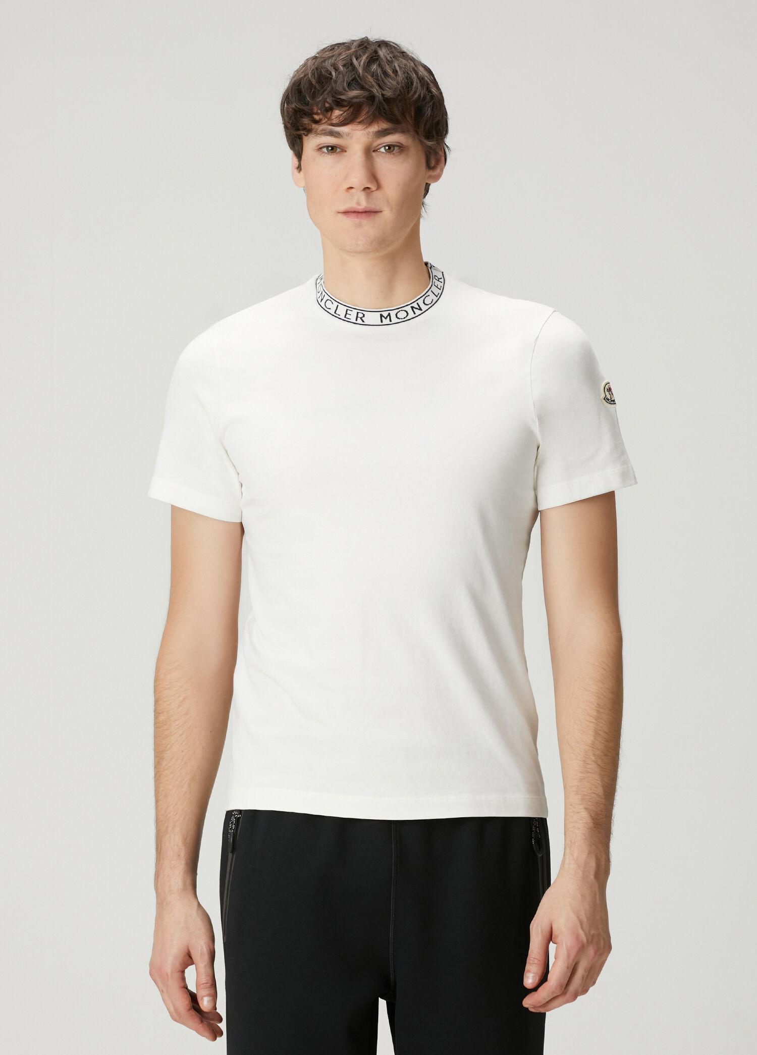 Moncler Beyaz Erkek Beyaz Yakası Logo Jakarlı T-shirt 1892848 | Beymen