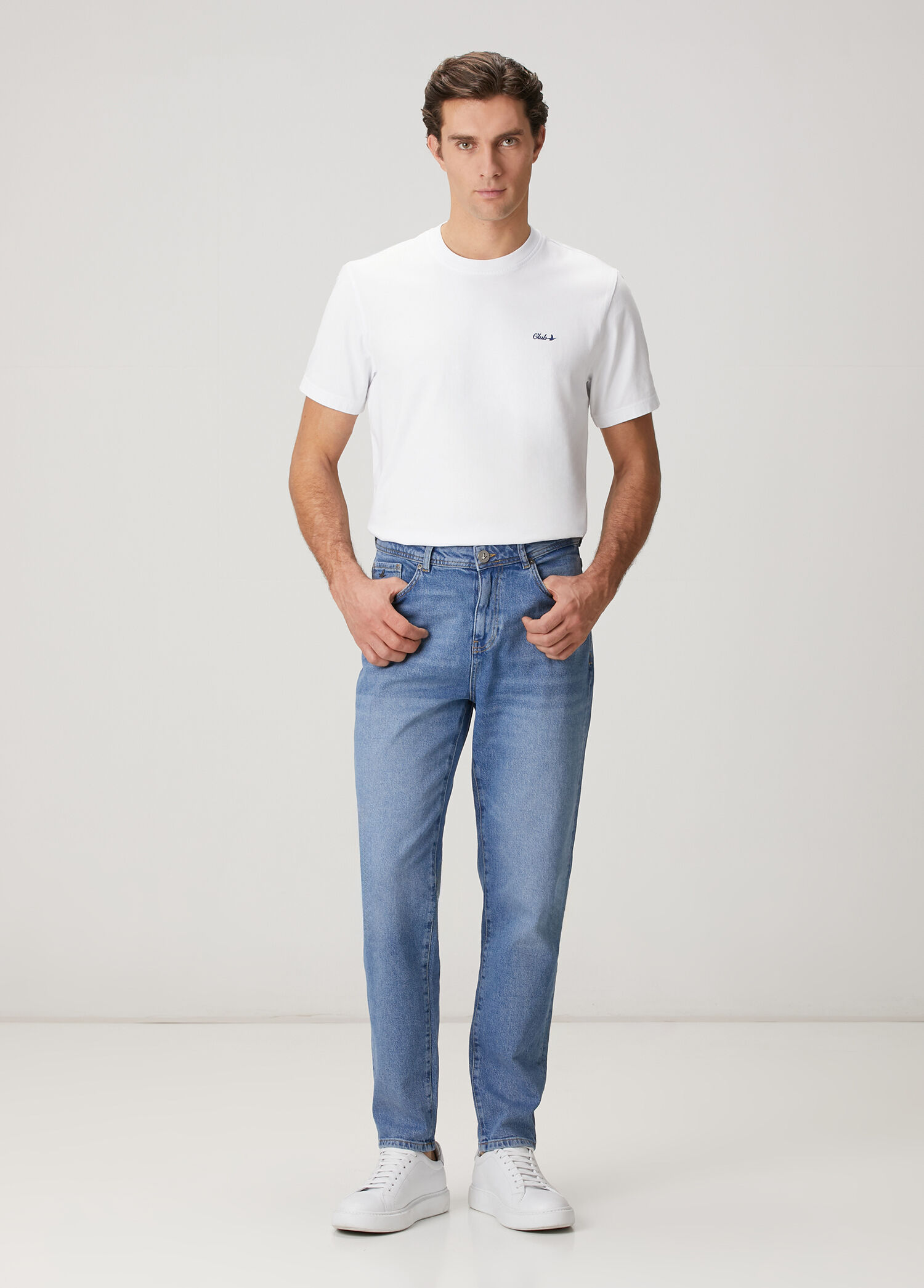 Tapered Fit Mavi Yıkamalı Jean Pantolon