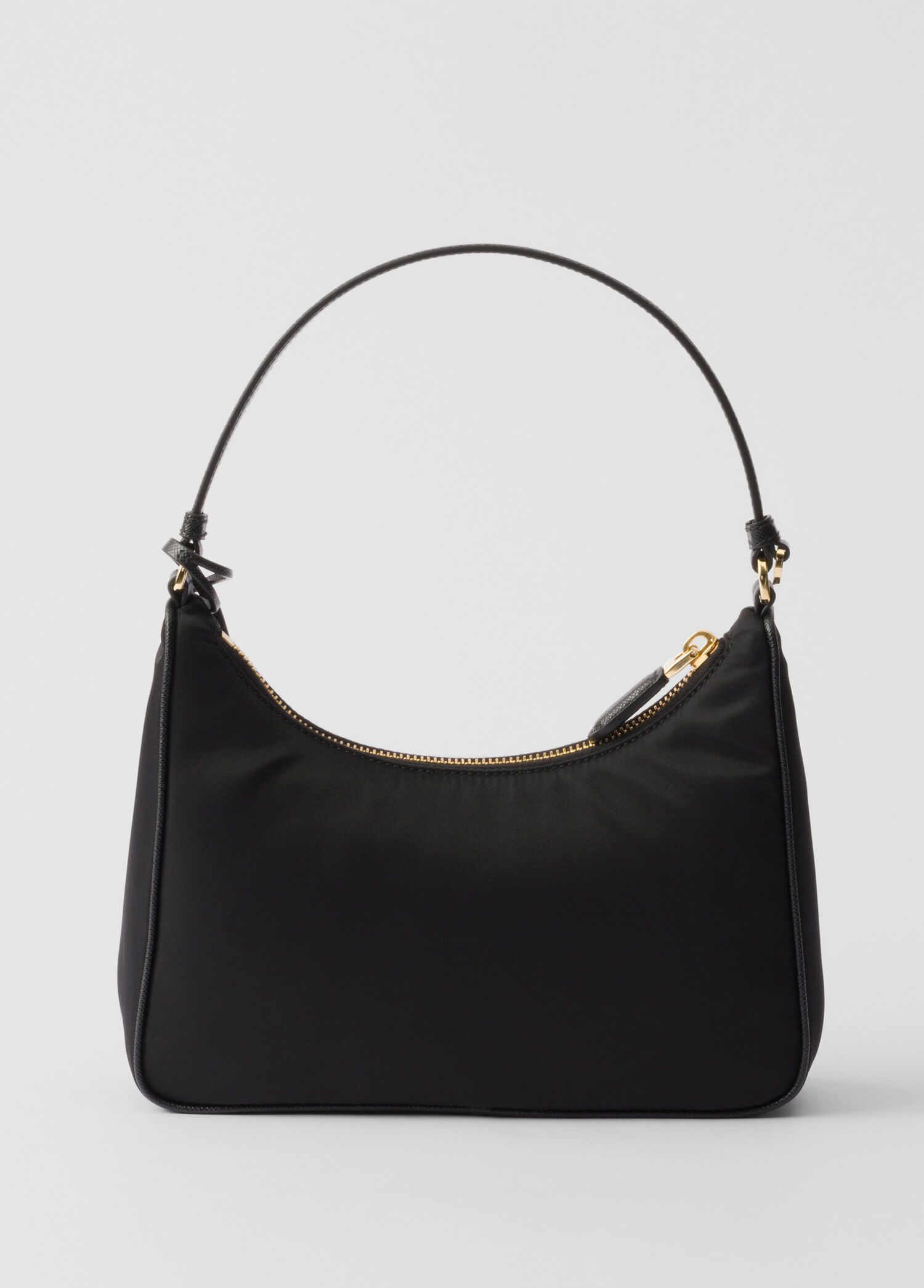 PRADA Re Edition 2005 nylonバッグ PRADA☆Re-Edition 2005 Re-Nylon バッグ ポーチ付☆すぐ届く！ (PRADA