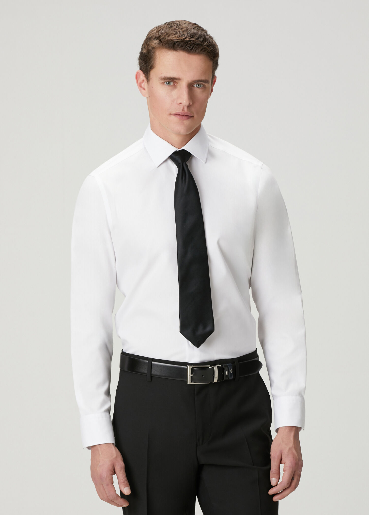 Beyaz Comfort Fit Oxford Non-Iron Gömlek