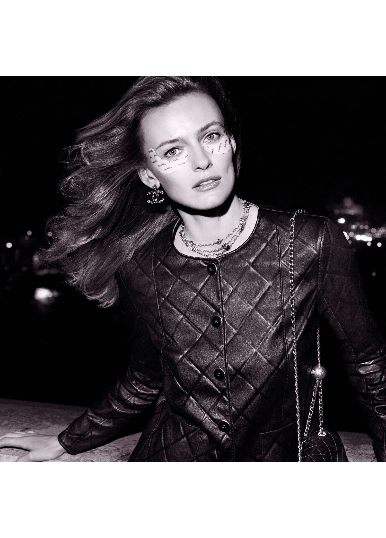 CHANEL - Le Lift Flash Eye Smooths Illuminates