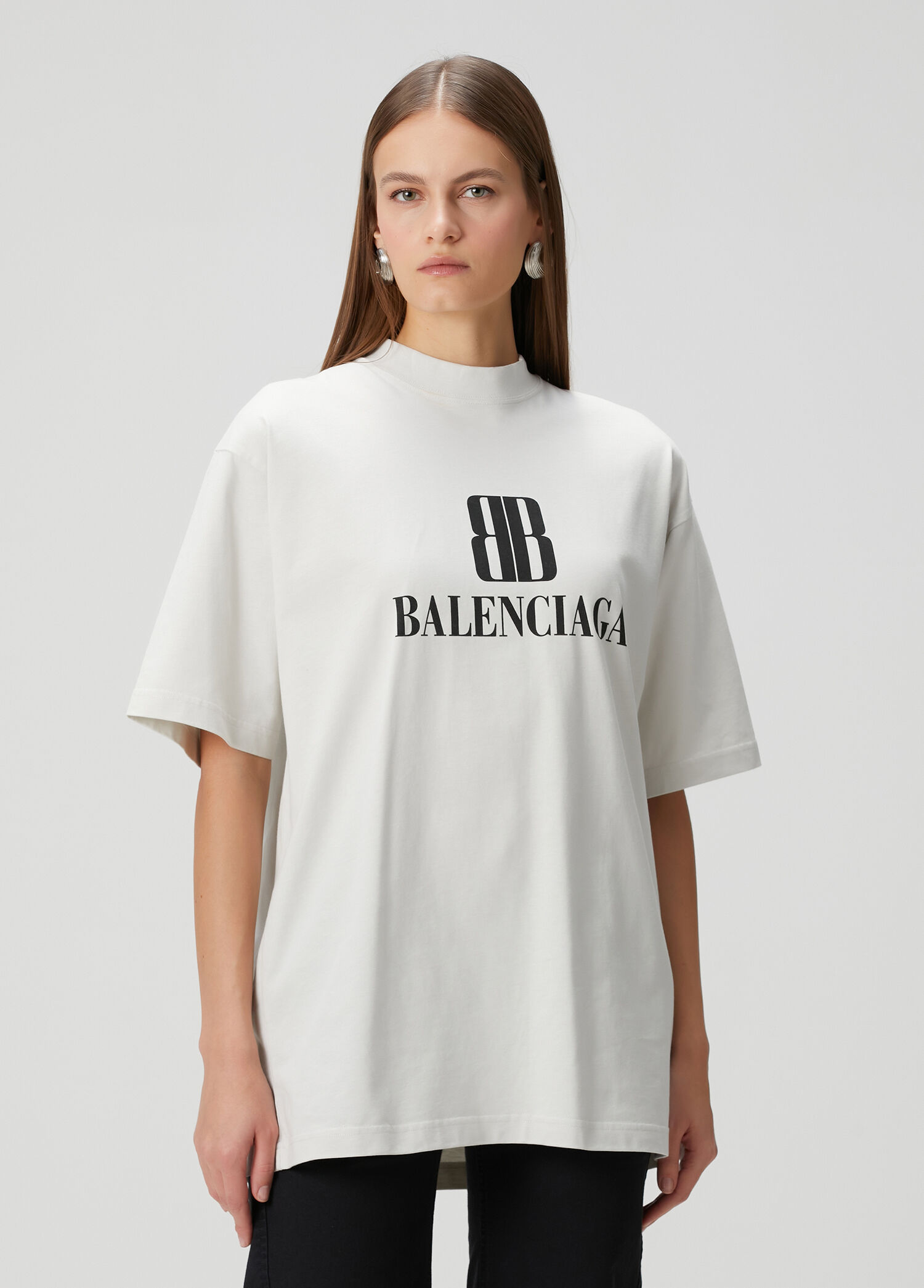 Balenciaga Kırık Beyaz Kadın Medium Fit Kırık Beyaz T-Shirt
